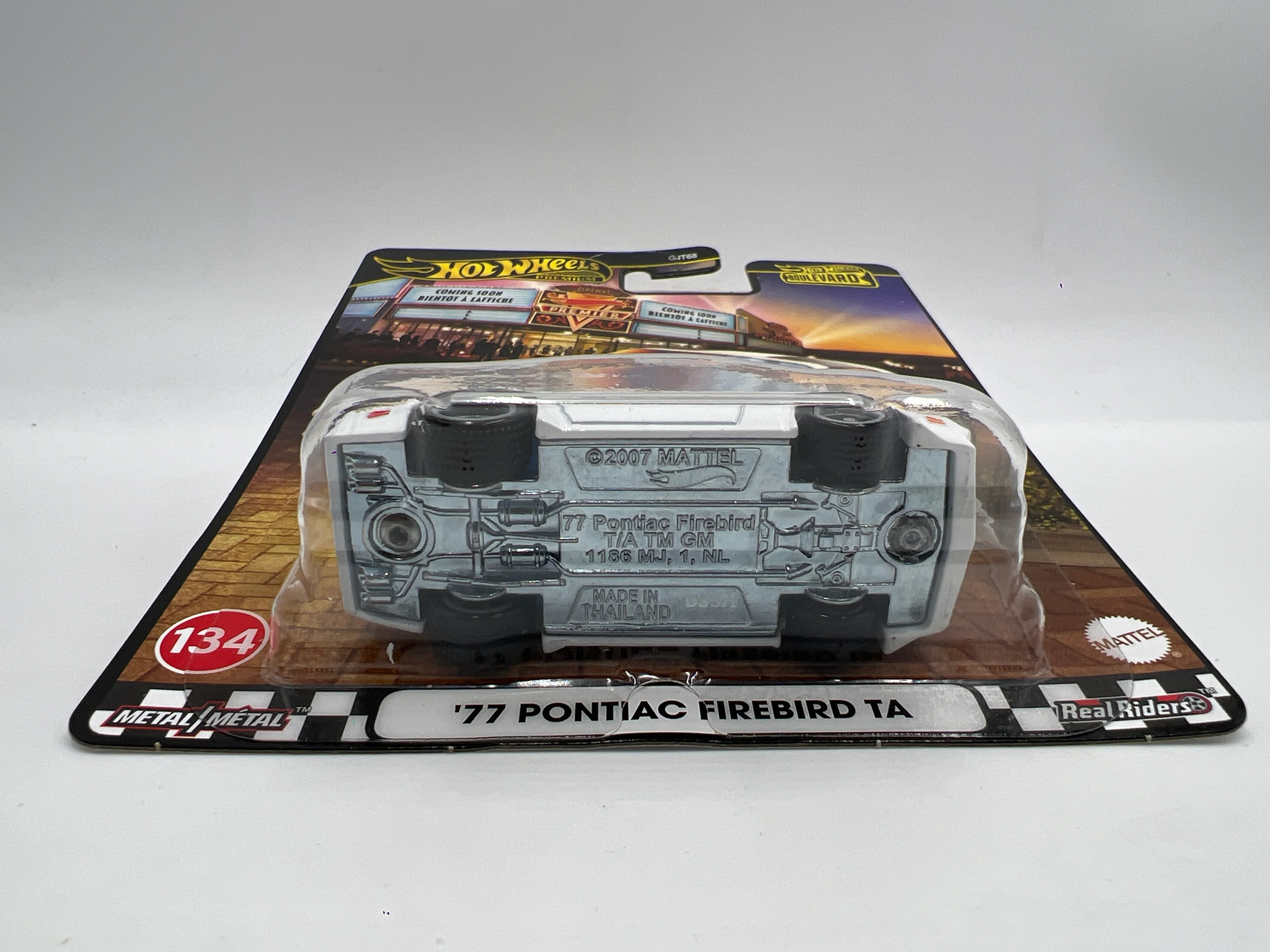 Hot Wheels Premium Boulevard #134 77 Pontiac Firebird TA White 260C - Image 5
