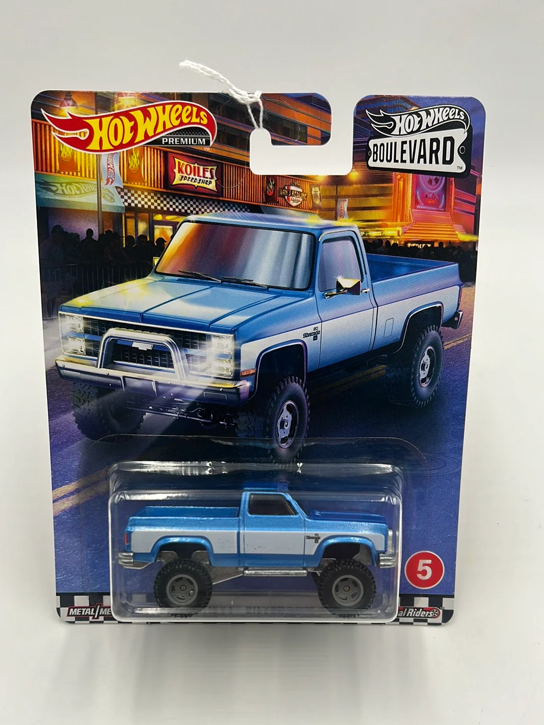 Hot Wheels Premium Boulevard #5 ‘83 Chevy Silverado 4x4 265D - Image 2