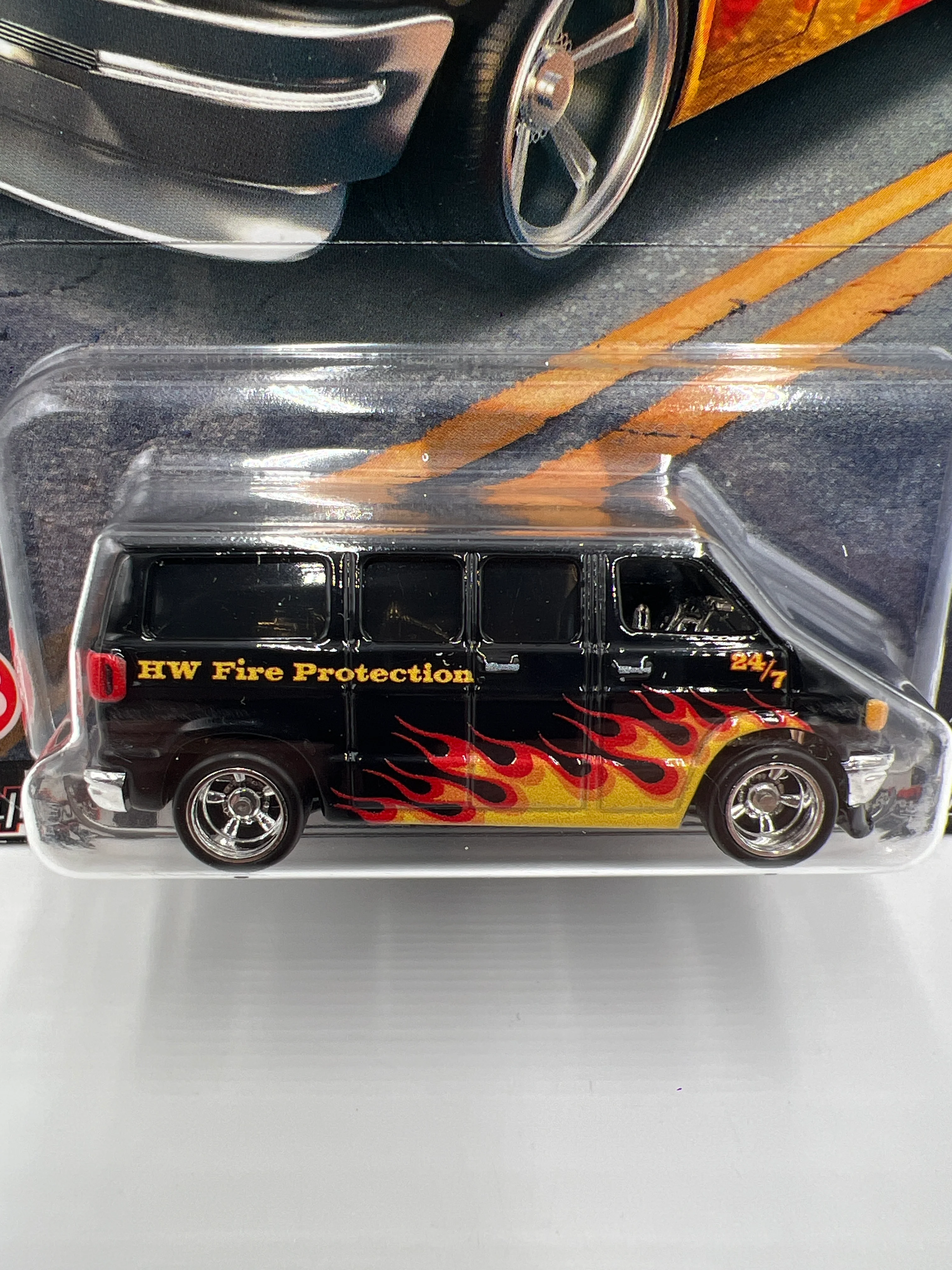 Hot Wheels Premium Boulevard #68 Dodge Van Black 265A - Image 2