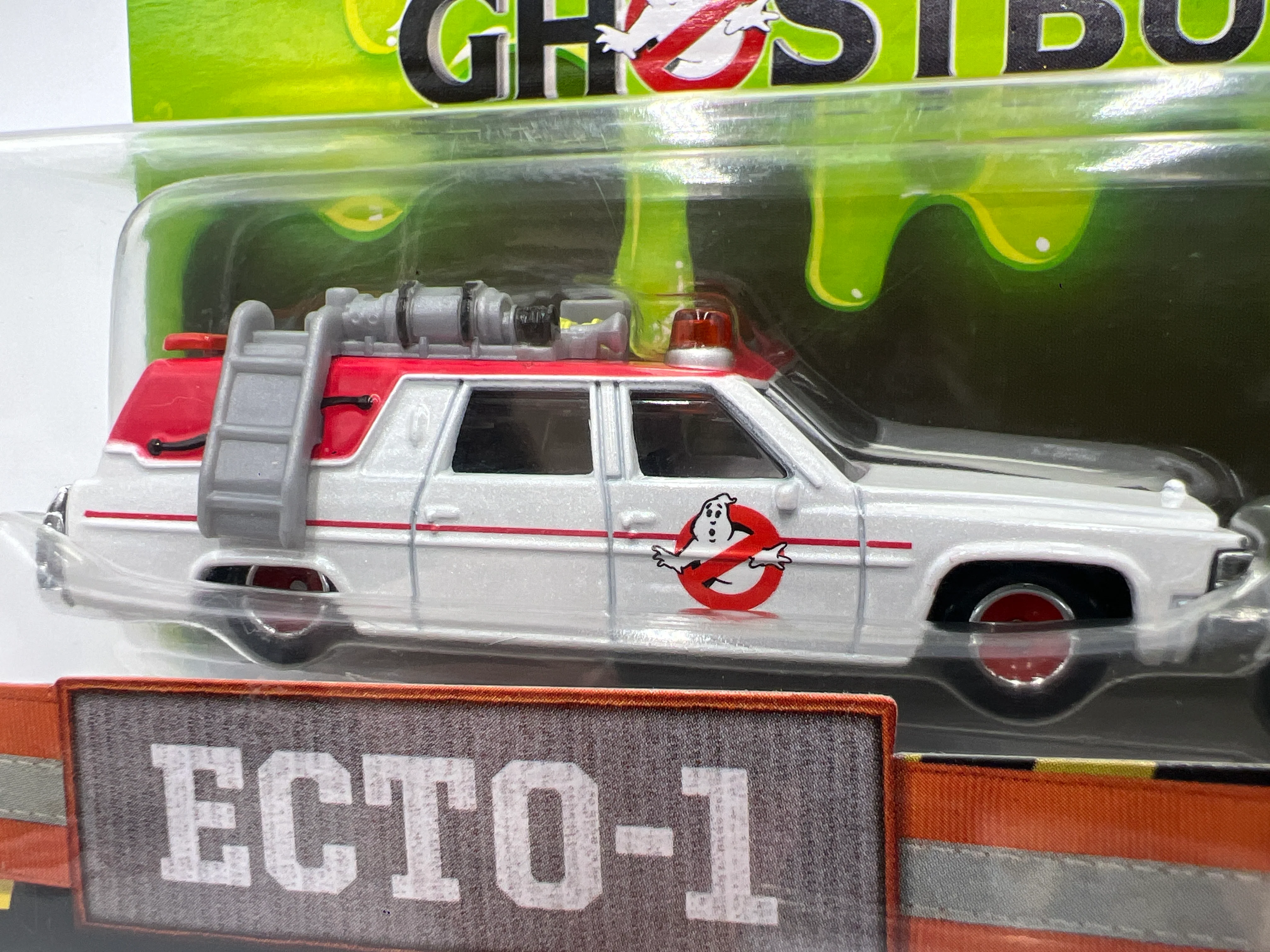 2016 Hot Wheels Premium Ghostbusters 2 Pack Ecto-1 & Ecto-2 283A - Image 3