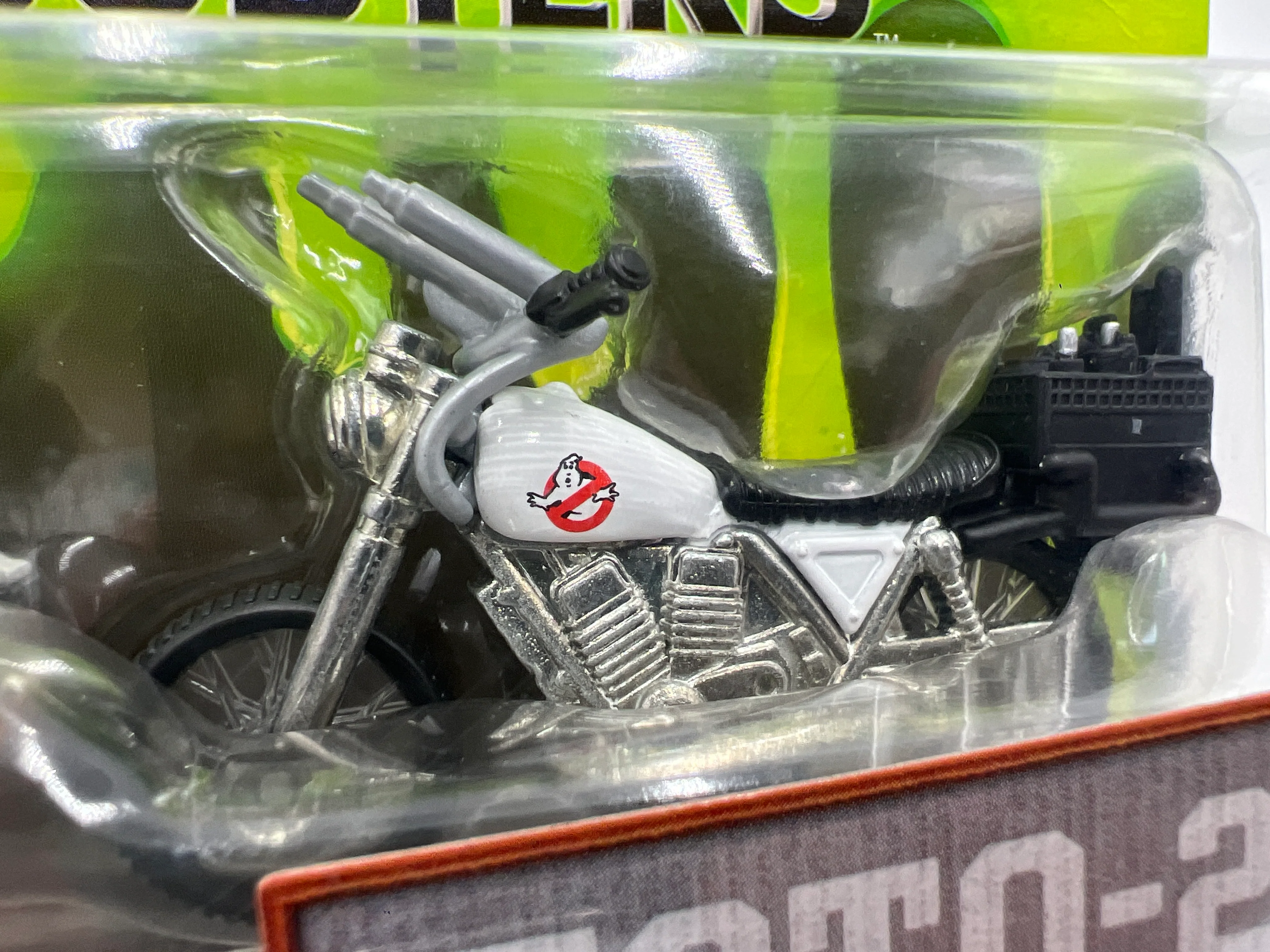 2016 Hot Wheels Premium Ghostbusters 2 Pack Ecto-1 & Ecto-2 283A - Image 4