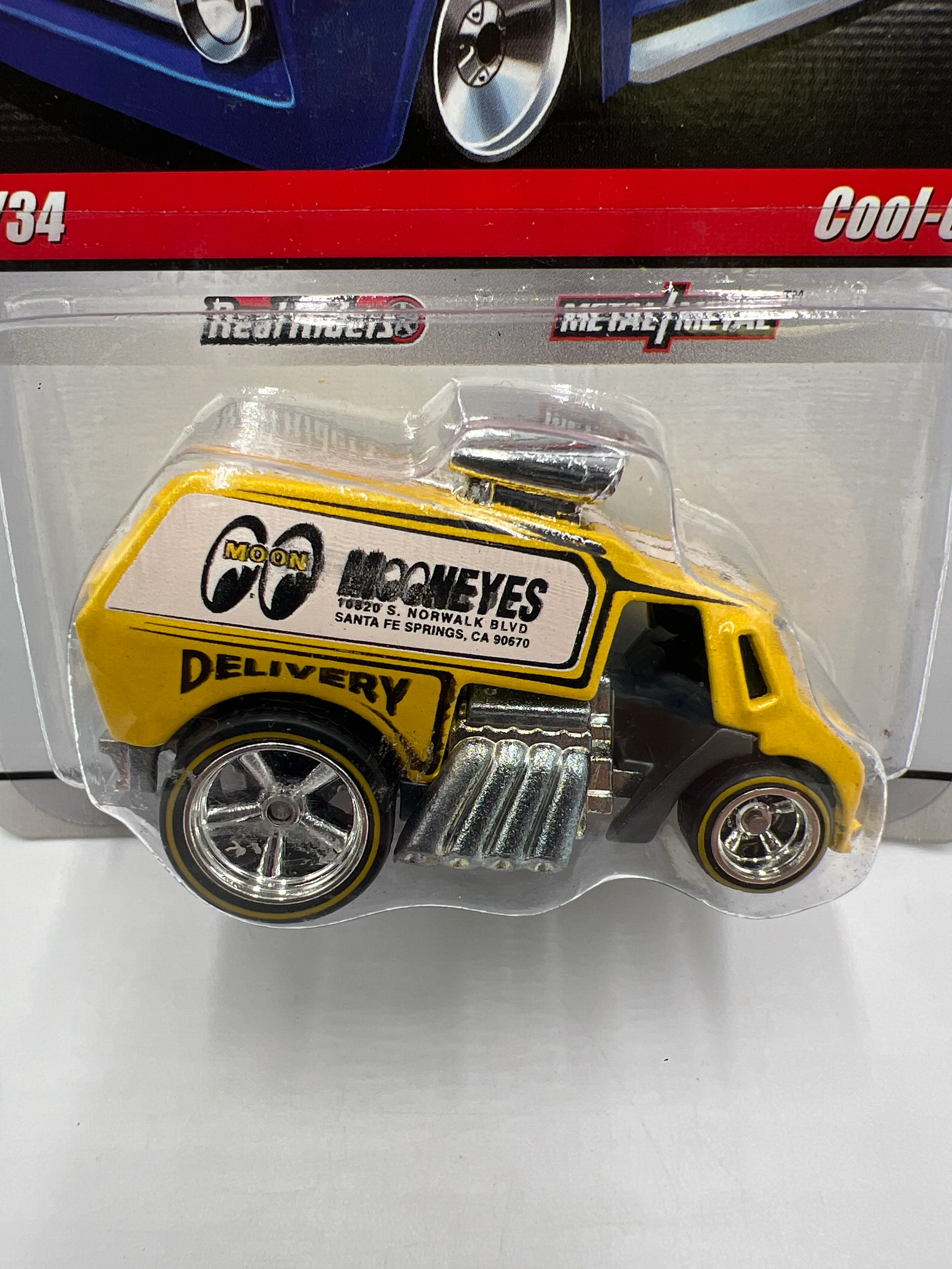 Hot Wheels Premium Delivery Series #16 Cool One Mooneyes Yellow - Image 3