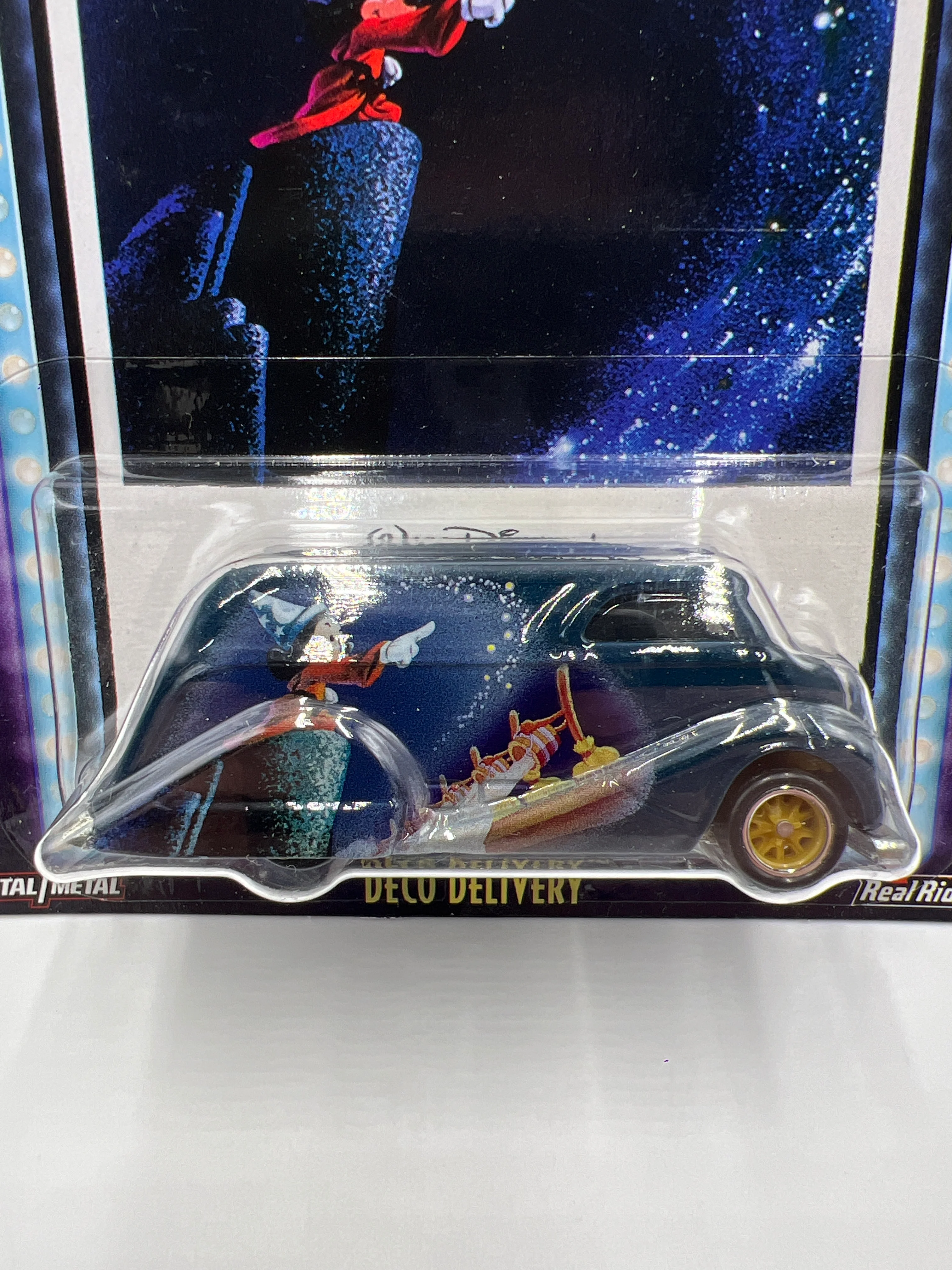 Hot Wheels Premium Disney Classics Stereophonic Sound #2 Deco Delivery 269F - Image 3