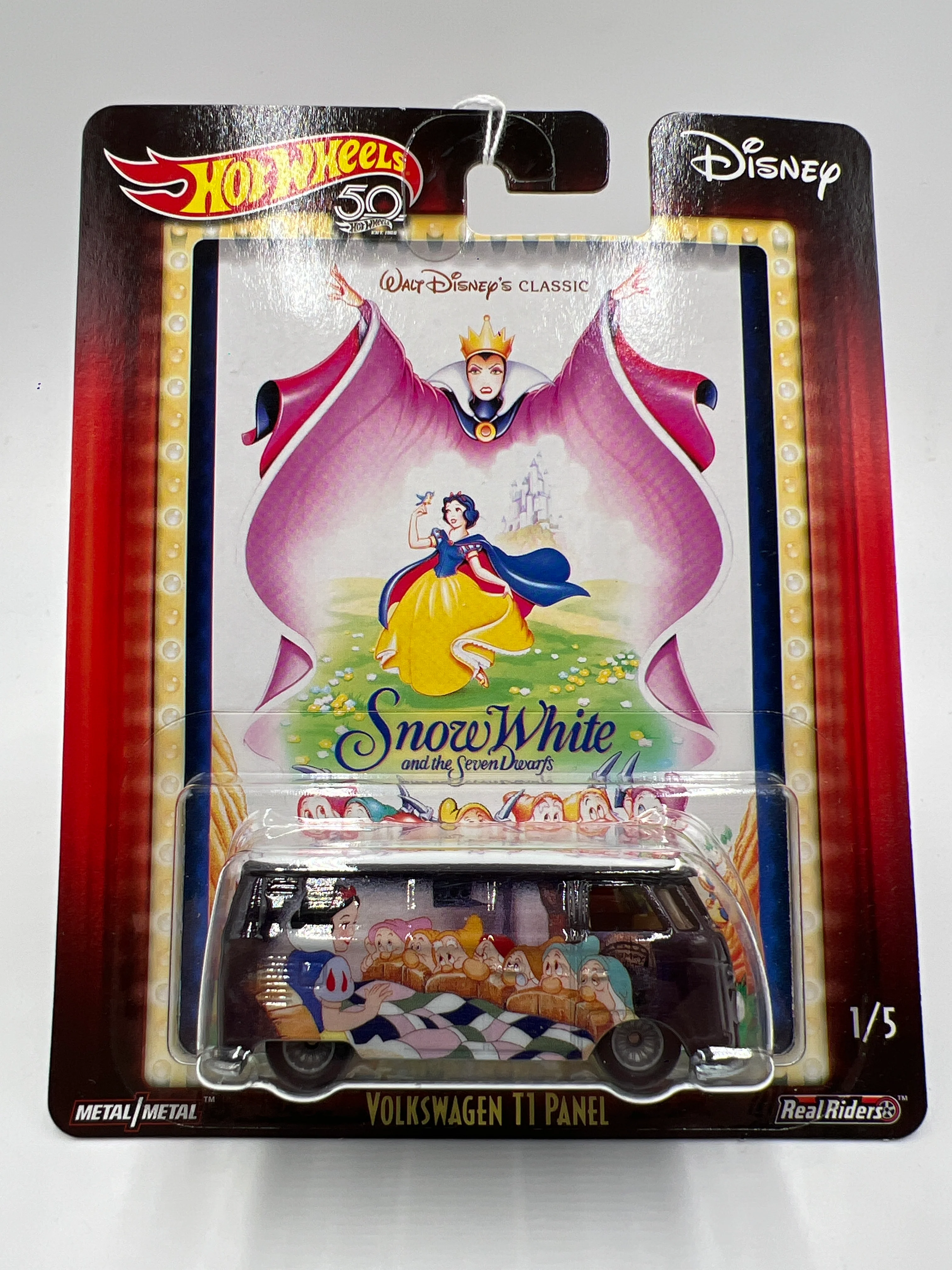 Hot Wheels Premium Disney Classics Snow White #1 Volkswagen T1 Panel 266A - Image 2