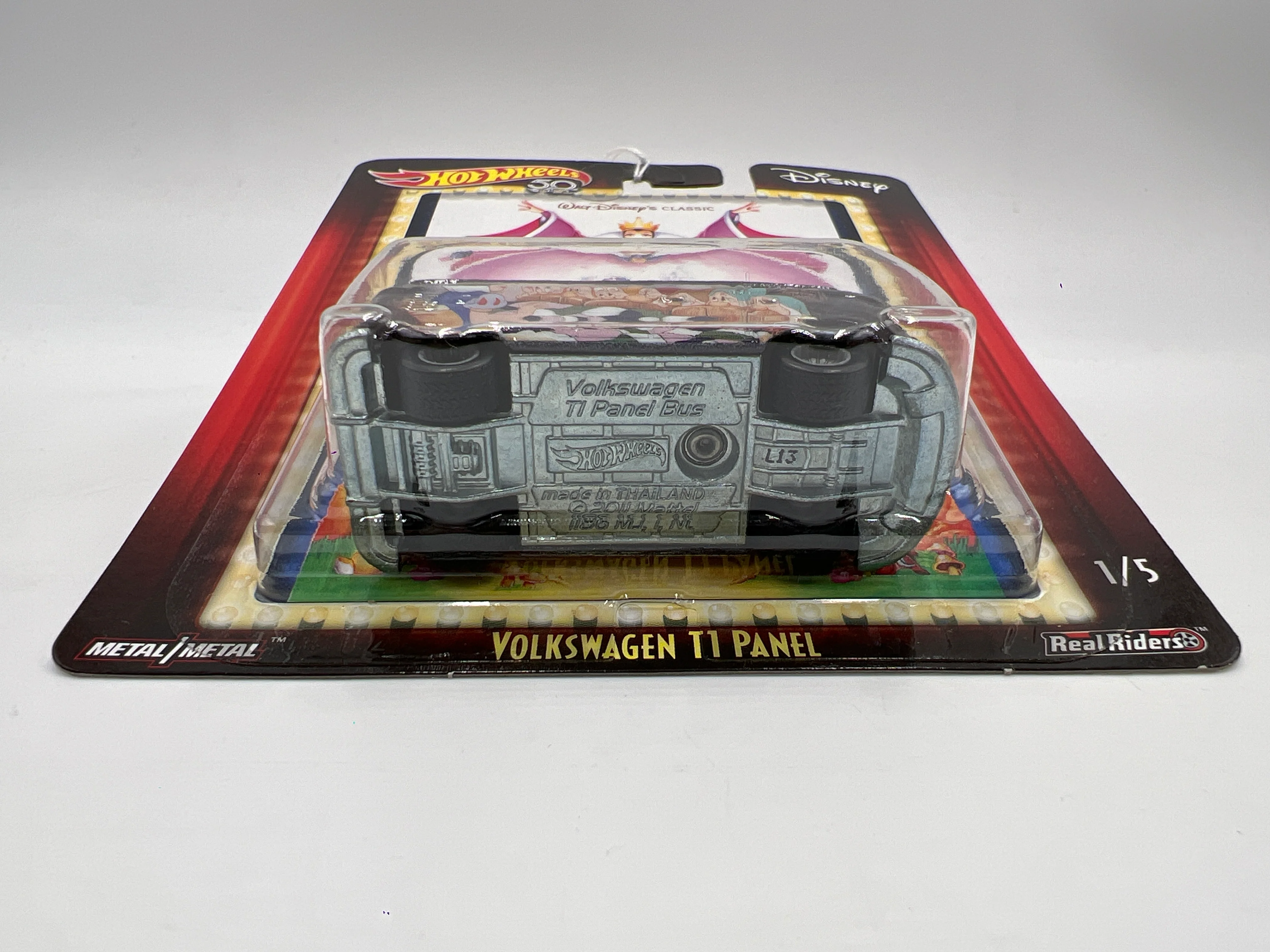 Hot Wheels Premium Disney Classics Snow White #1 Volkswagen T1 Panel 266A - Image 6