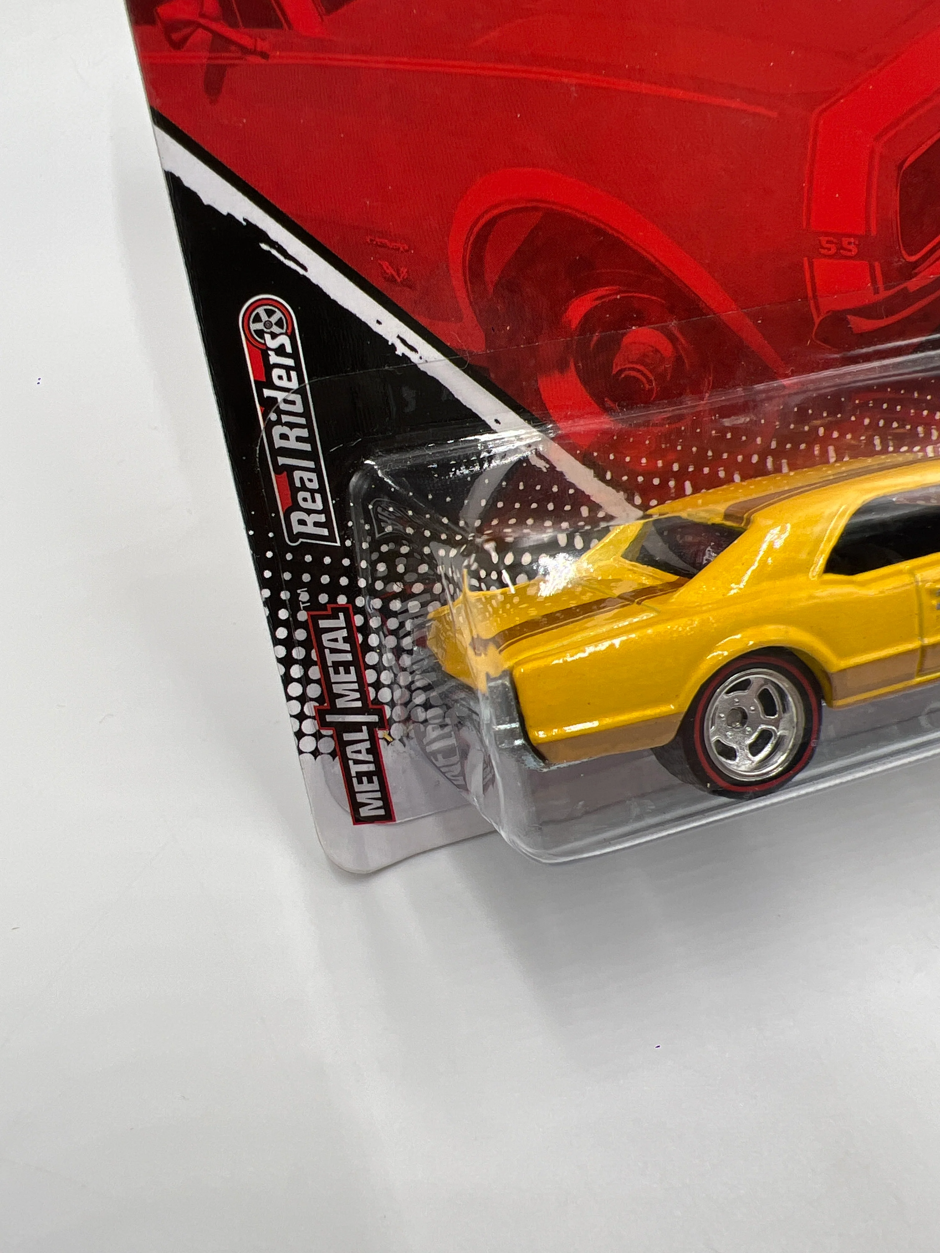 Hot Wheels Premium Garage Series #13 67 Oldsmobile 442 Yellow W/Protector - Image 5
