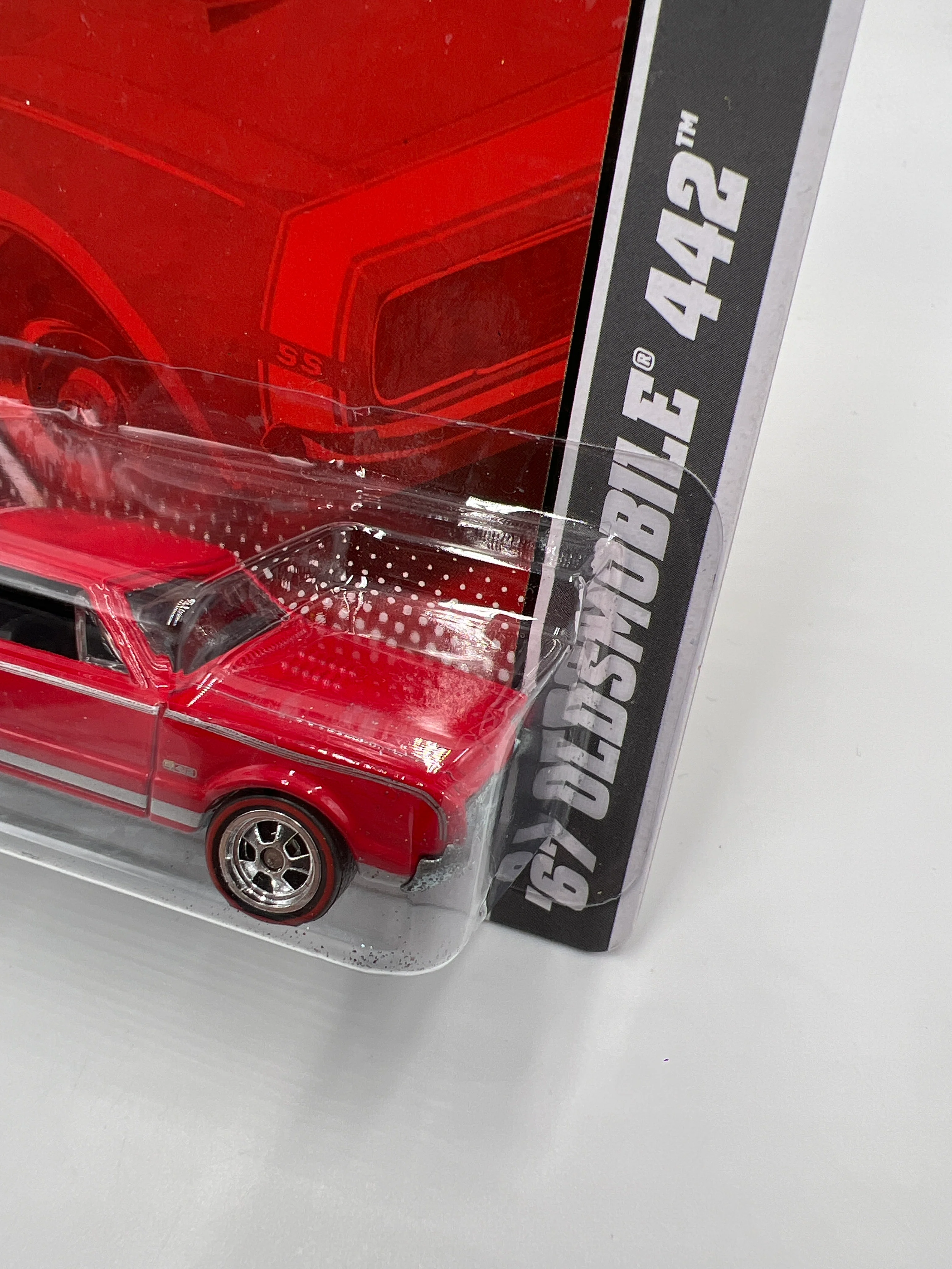Hot Wheels Premium Garage Series #13 67 Oldsmobile 442 Red W/Protector - Image 4