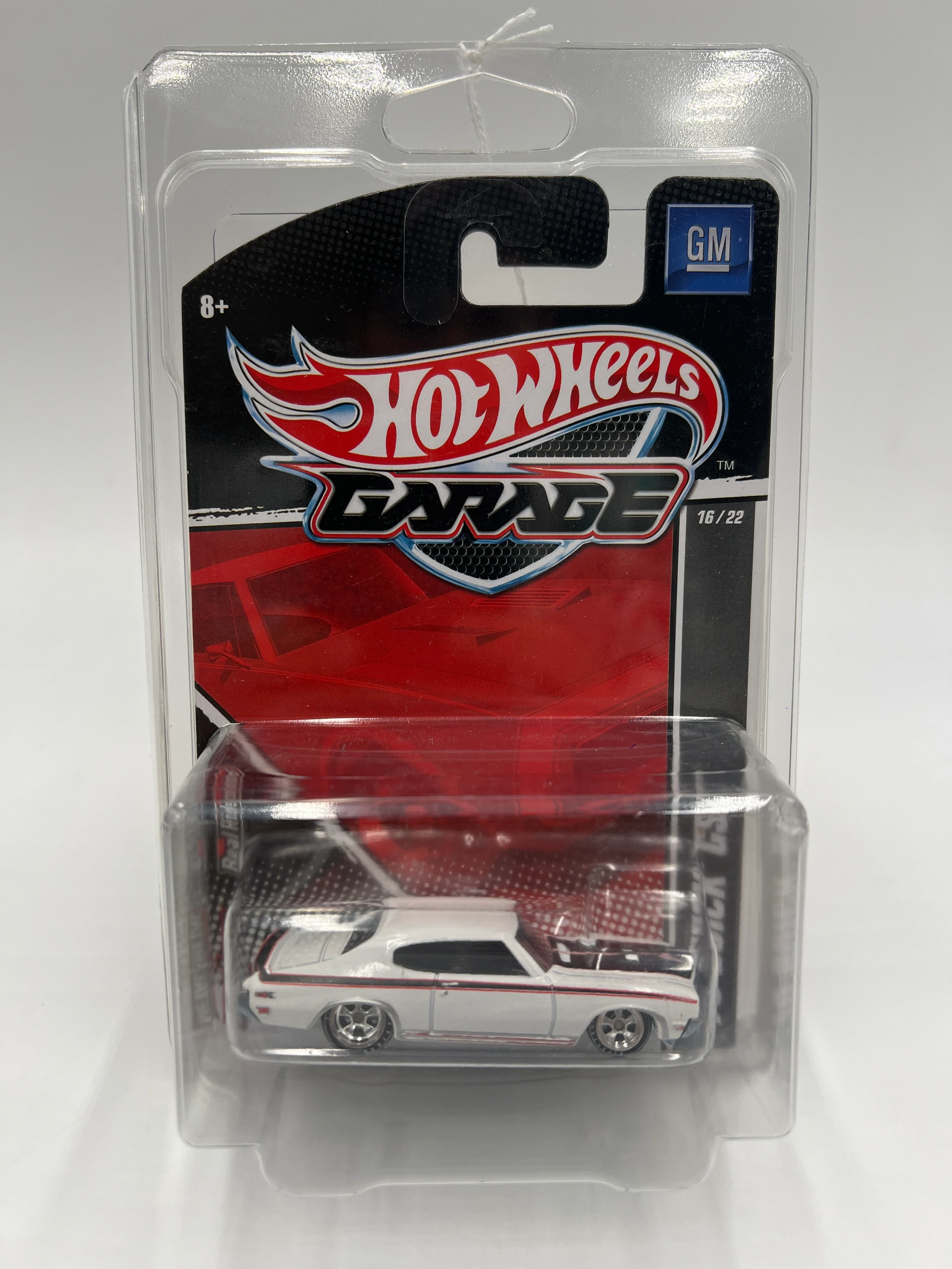 Hot Wheels Premium Garage Series #16 70 Buick GSX White W/Protector - Image 8