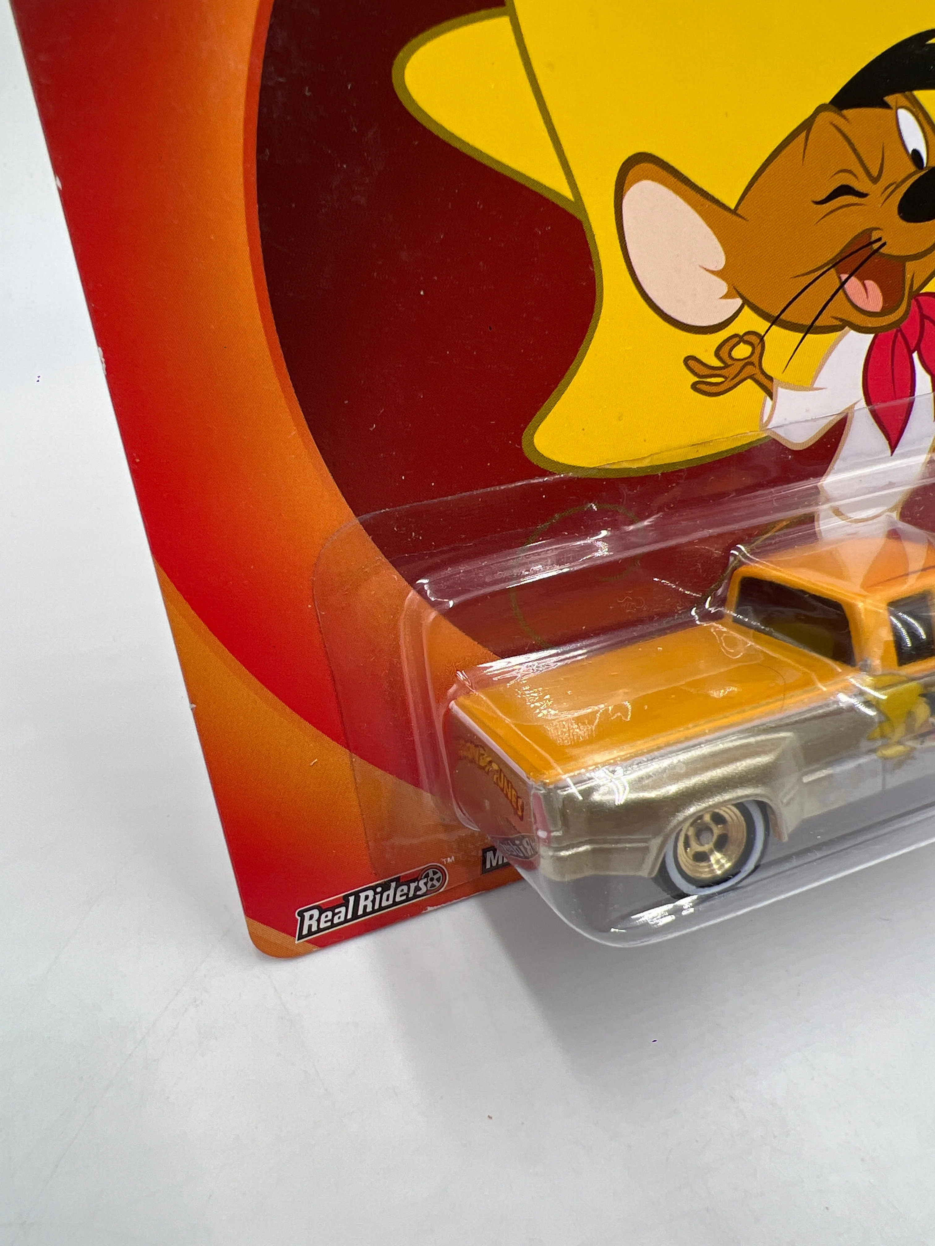 Hot Wheels Premium Looney Tunes Customized C3500 W/Protector - Image 4