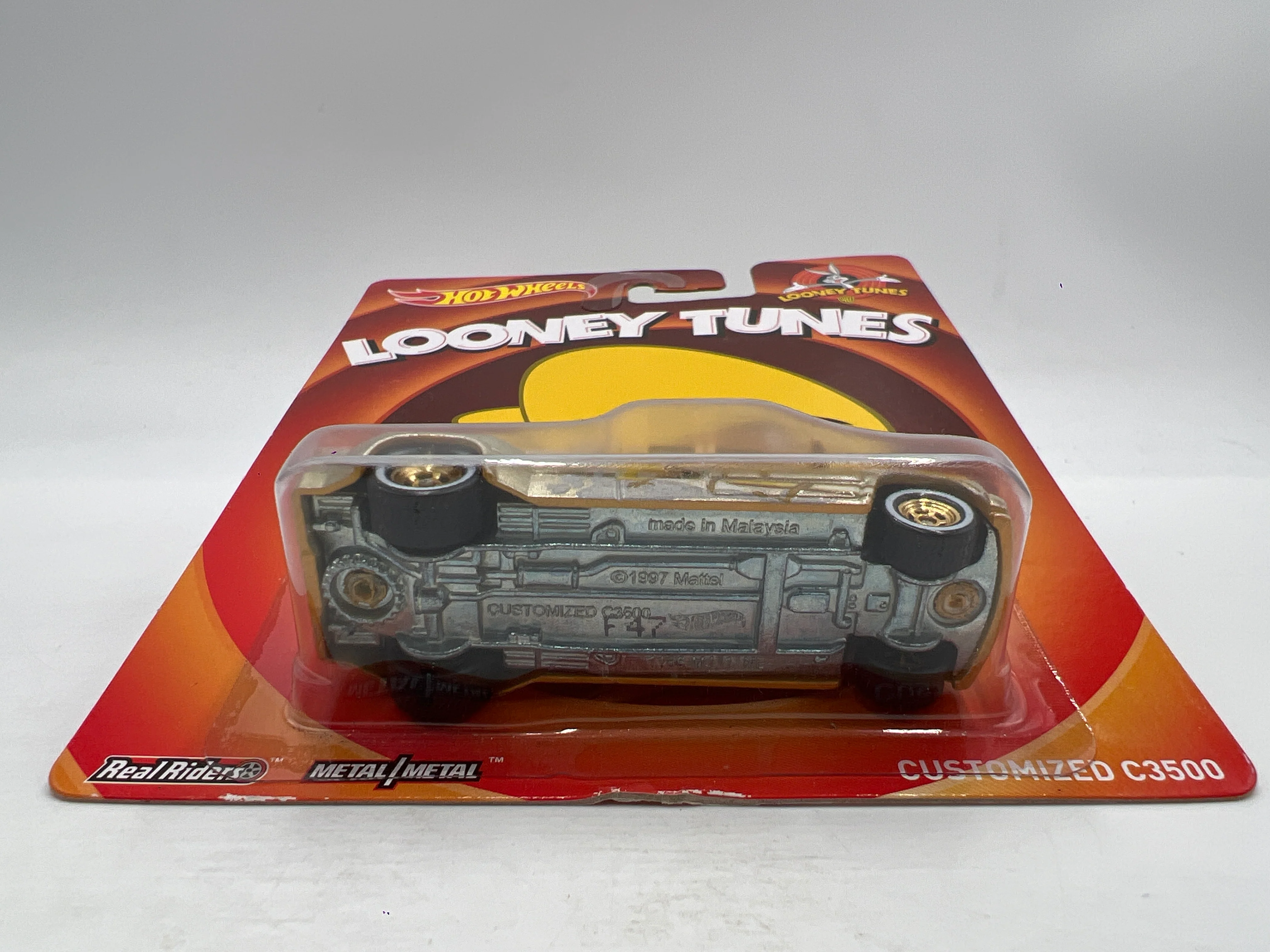 Hot Wheels Premium Looney Tunes Customized C3500 W/Protector - Image 5