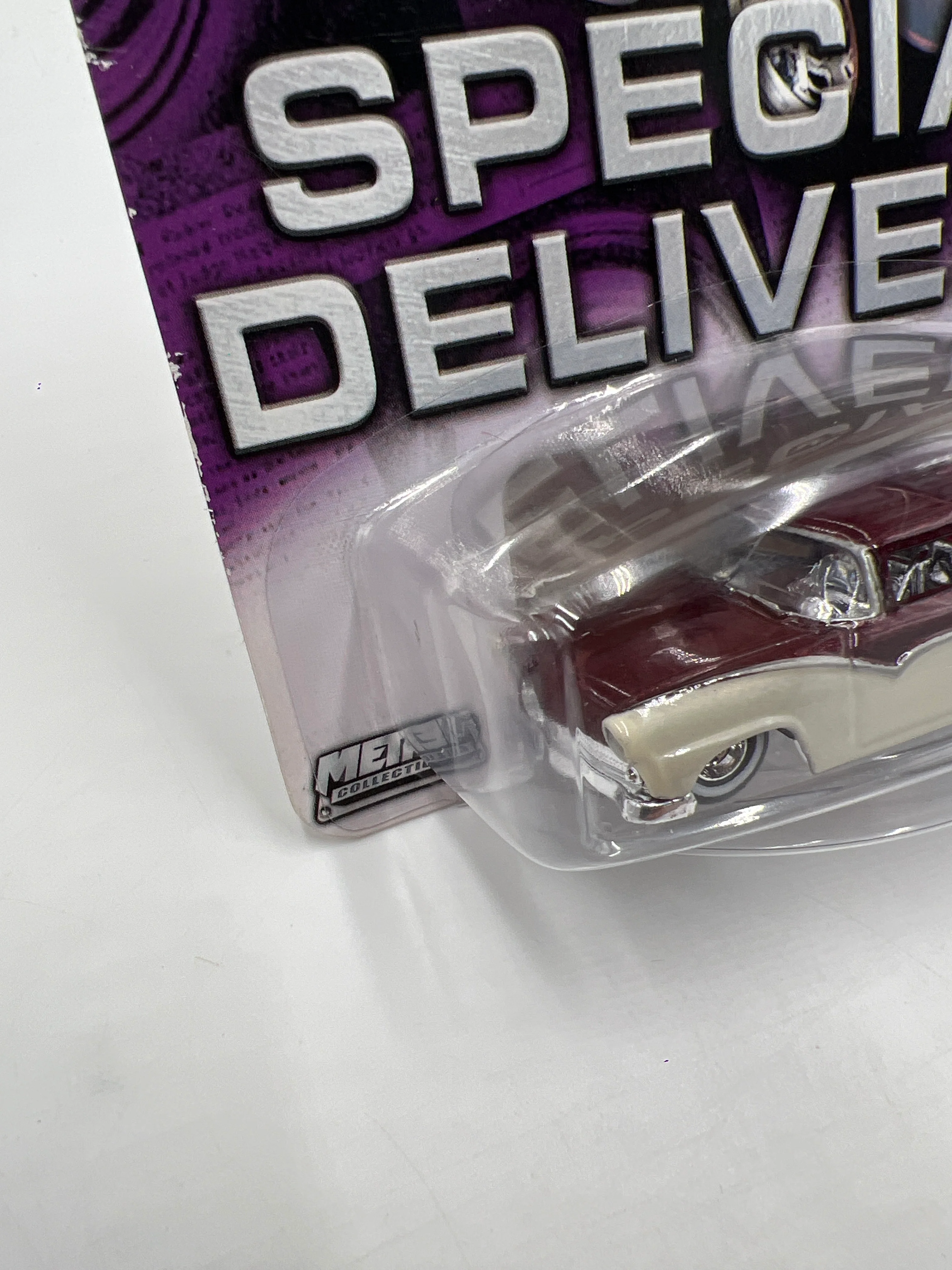 Hot Wheels Premium Special Delivery #3 8 Crate Dark Red/White 245i - Image 4