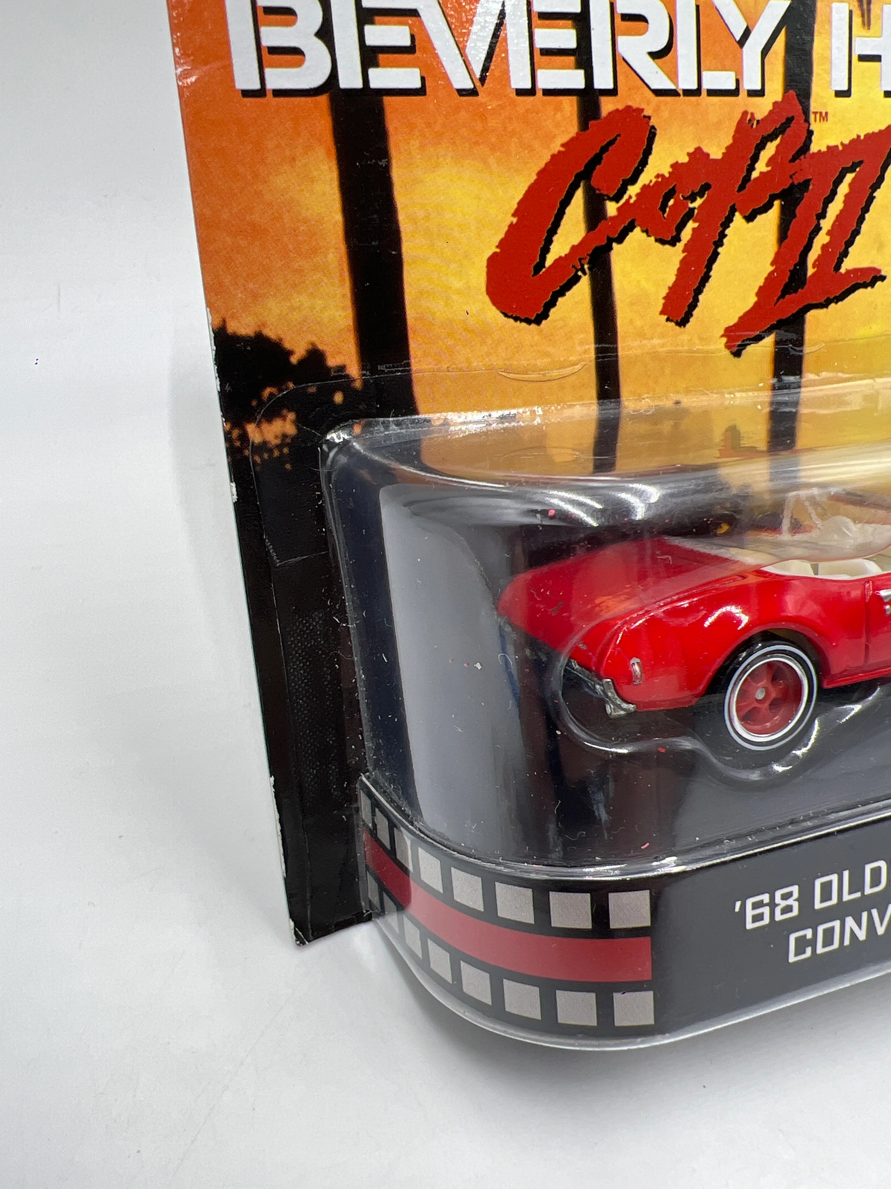 Hot Wheels Premium Retro Entertainment Beverly Hills Cop II 68 Olds Cutlass Convertible Red W/Protector - Image 4