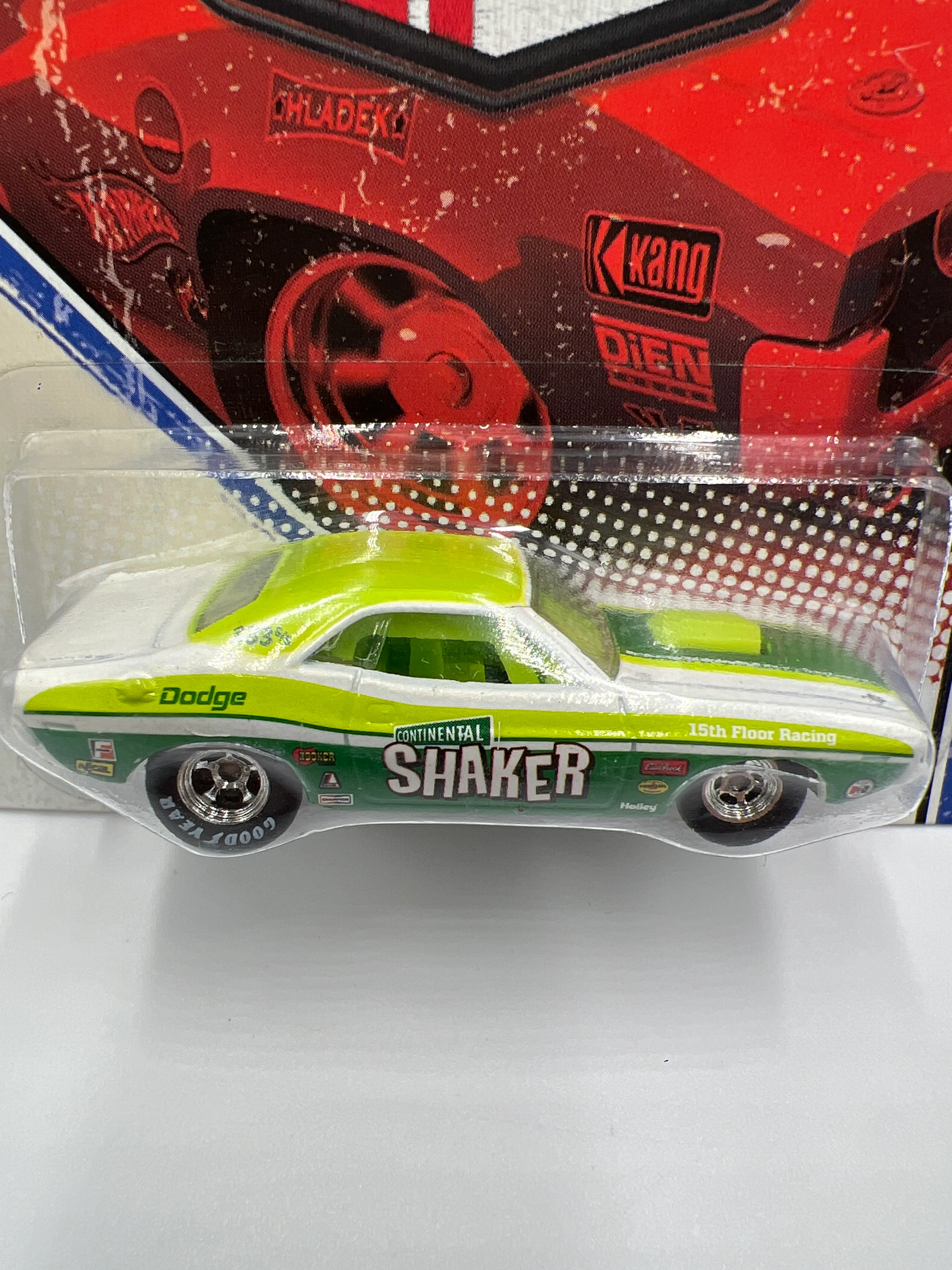 Hot Wheels Premium Vintage Racing #6 70 Dodge Challenger Continental Shaker Green W/Protector - Image 3