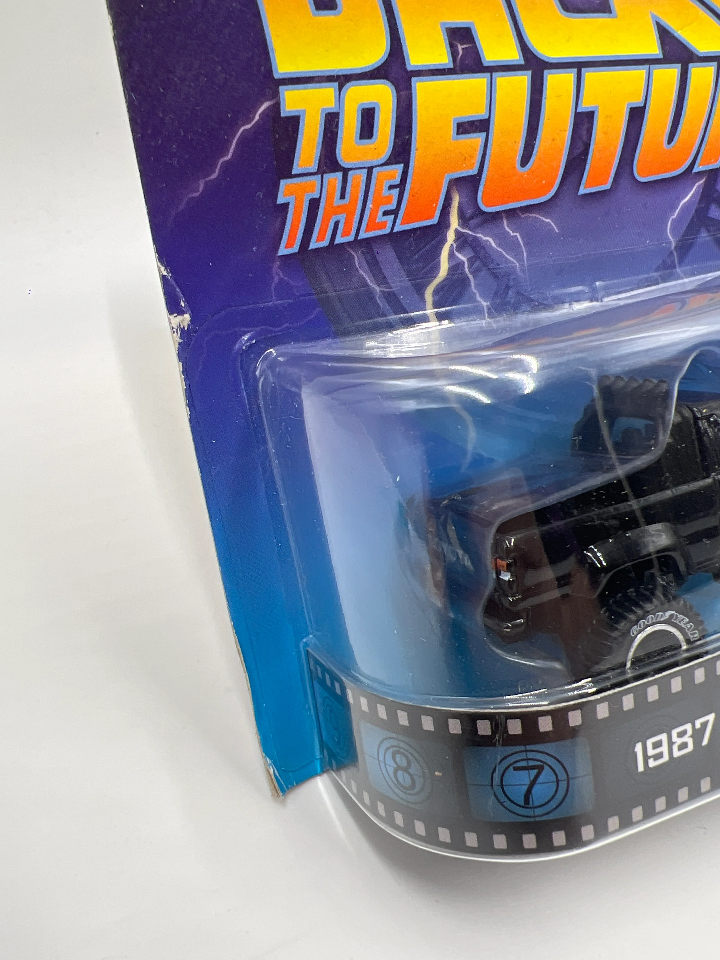 Hot Wheels Retro Entertainment Back To The Future 1987 Toyota Pickup Black W/Protector - Image 4