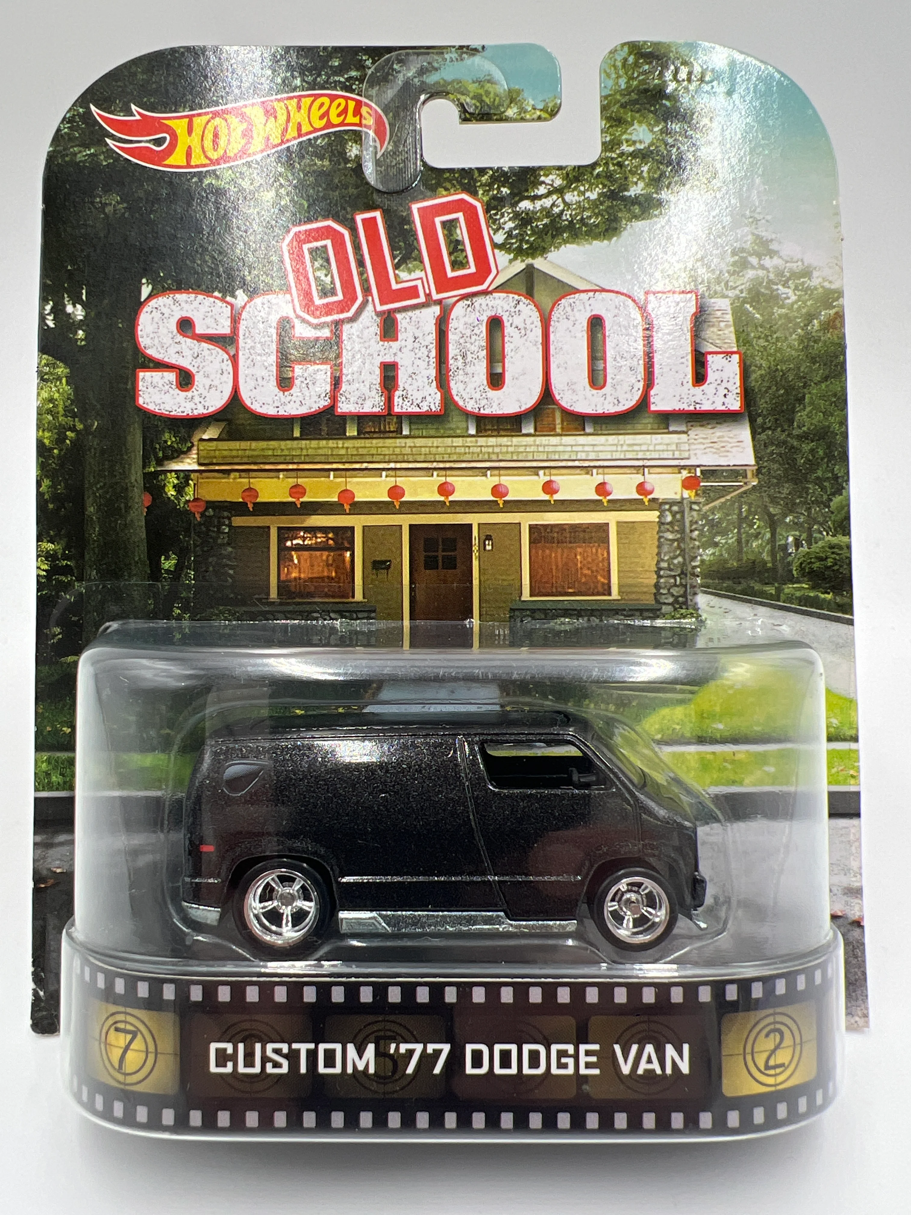 Hot Wheels Retro Entertainment Old School Custom 77 Dodge Van Black W/Protector - Image 2