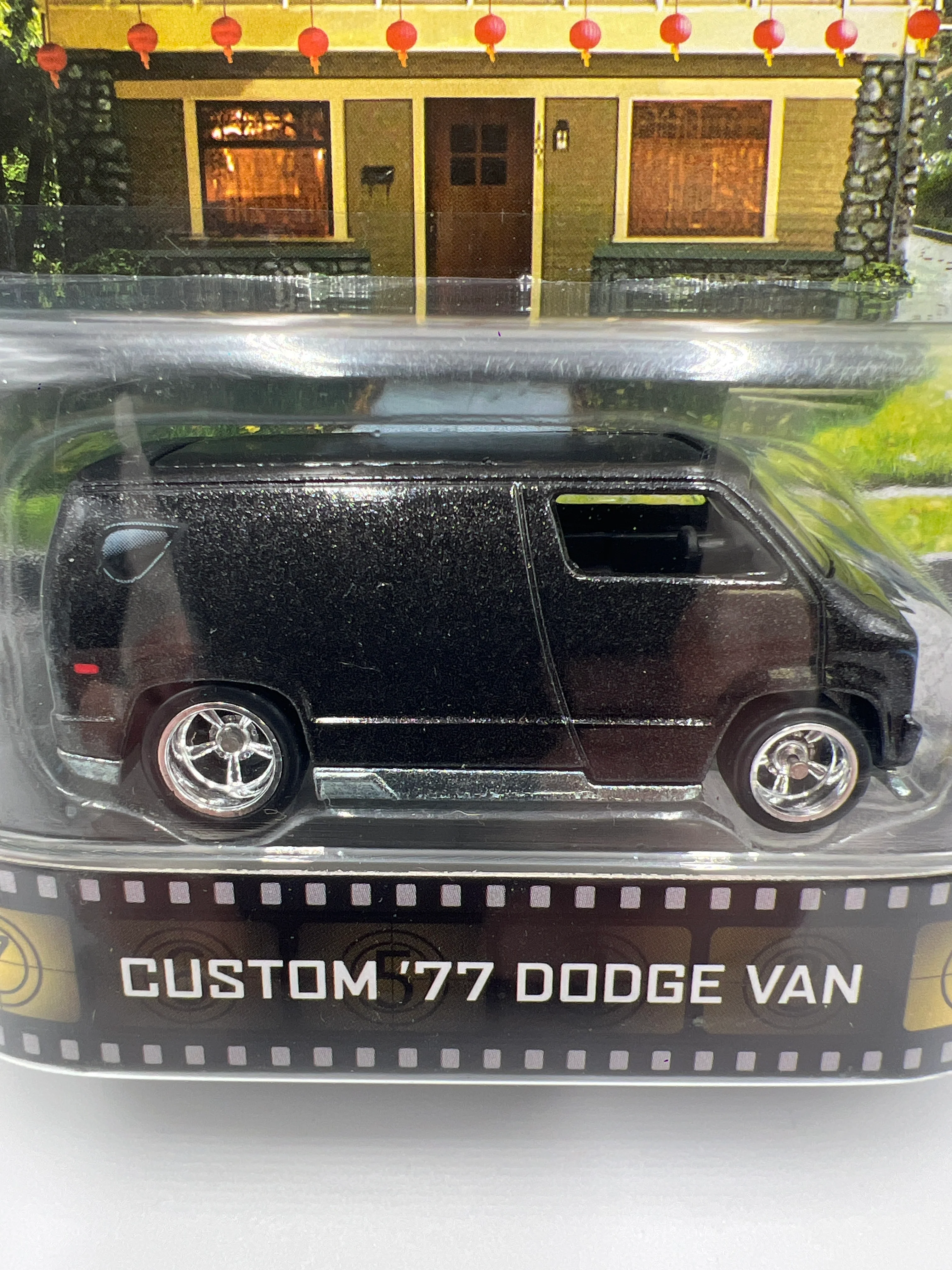 Hot Wheels Retro Entertainment Old School Custom 77 Dodge Van Black W/Protector - Image 3