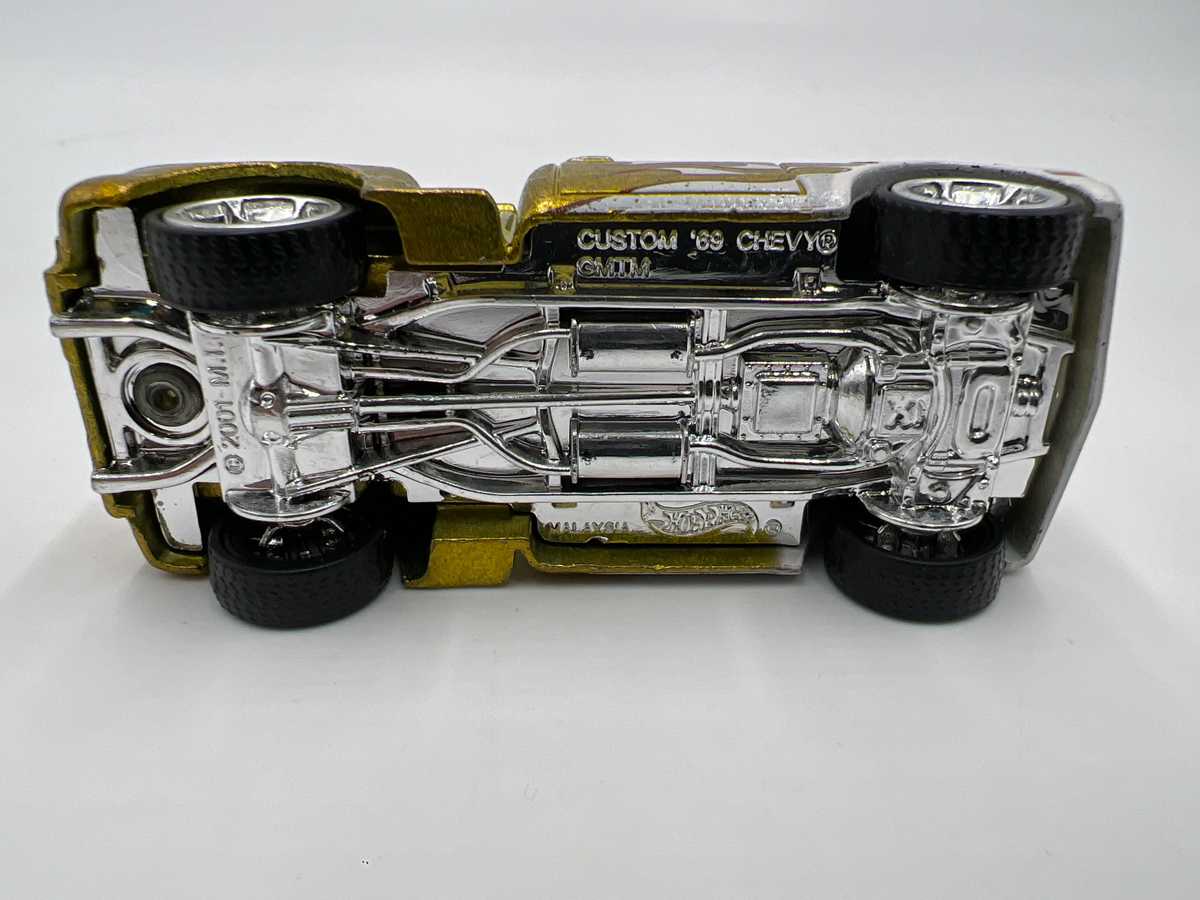 Hot Wheels Super Treasure Hunt Custom 69 Pickup Gold Loose Some Minor Flaking - Image 6