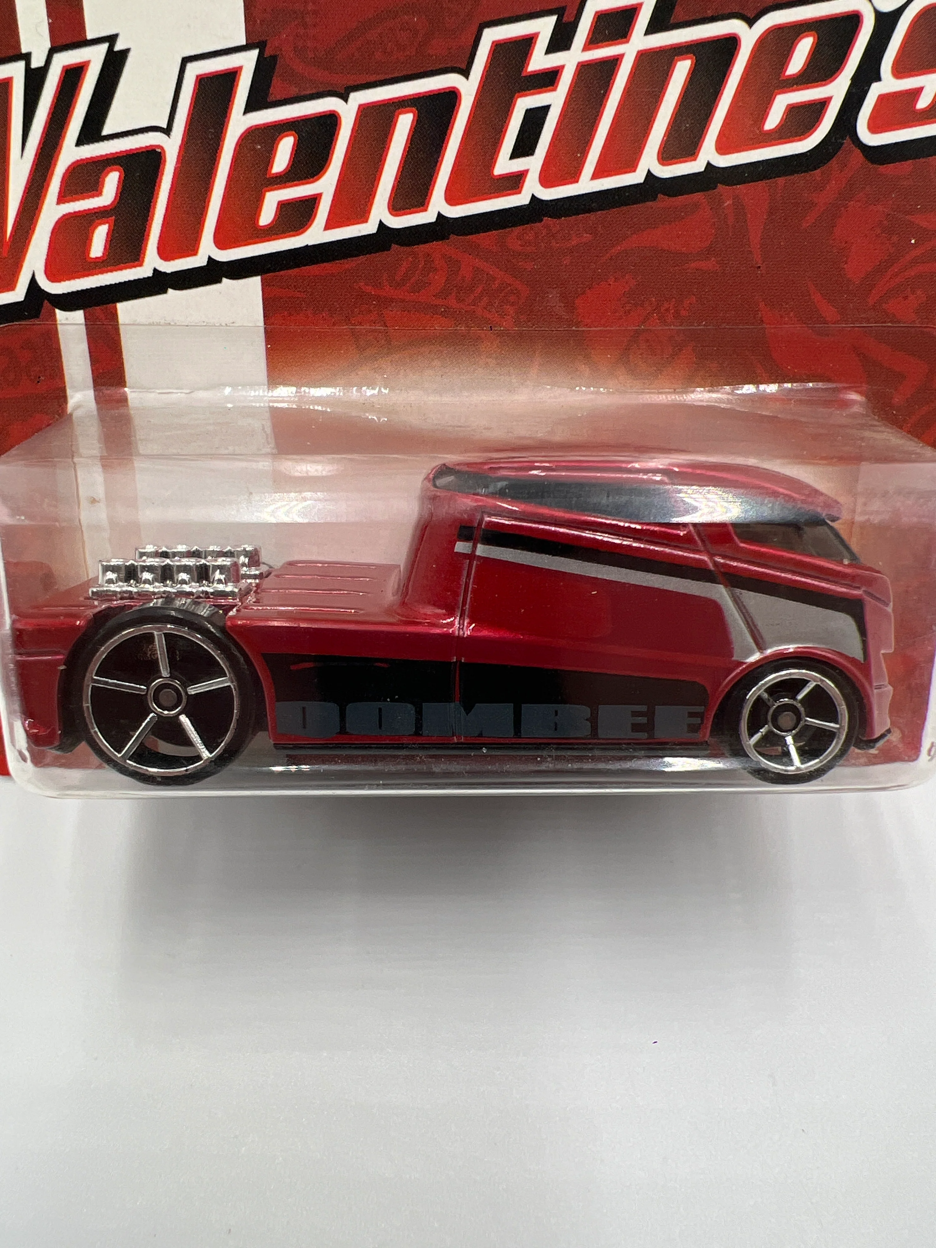 2008 Hot Wheels Valentines Series Qombee Red 152D - Image 3