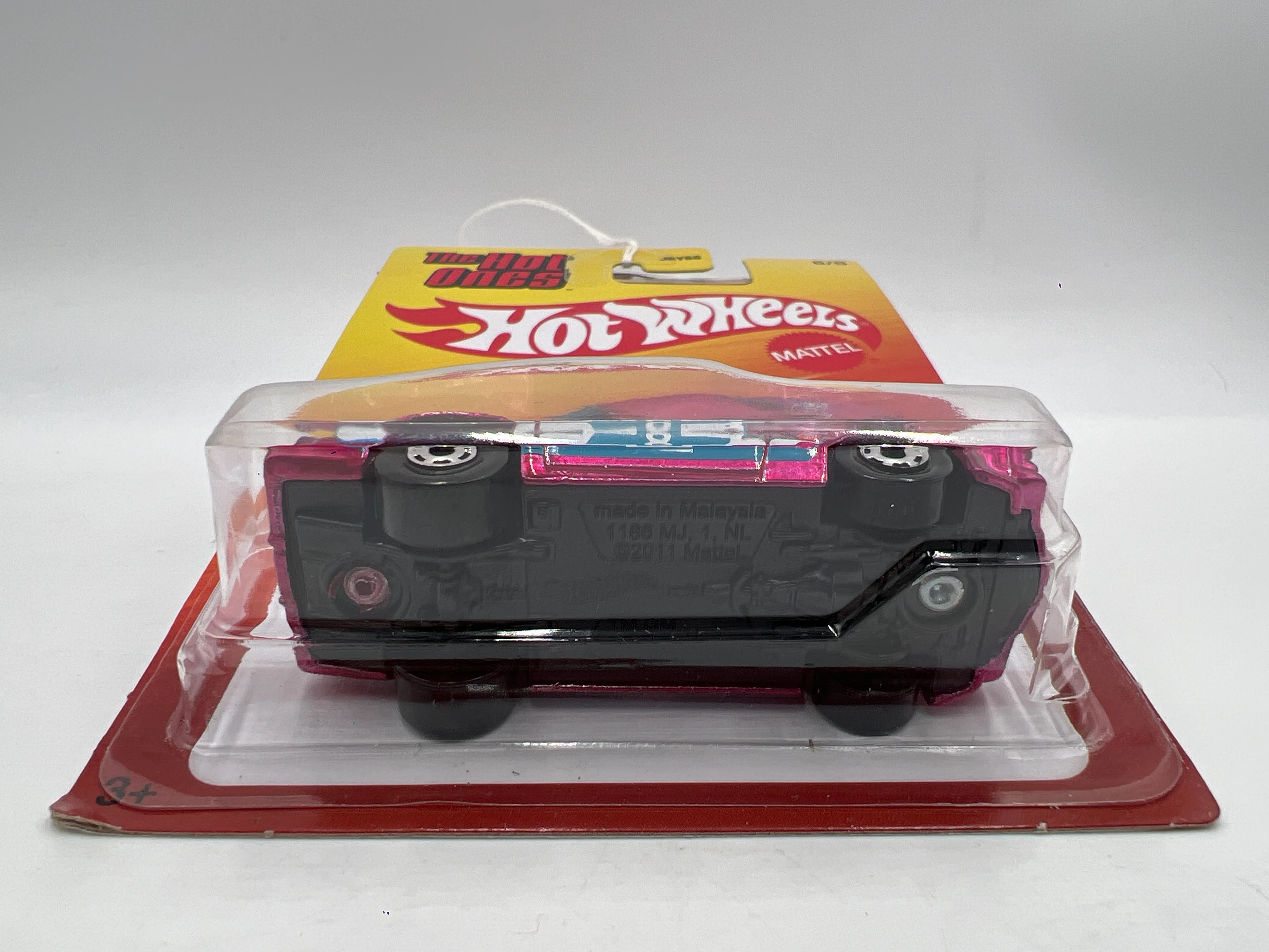 Hot Wheels Target Exclusive The Hot Ones #6 81 Camaro Pink 164i - Image 5