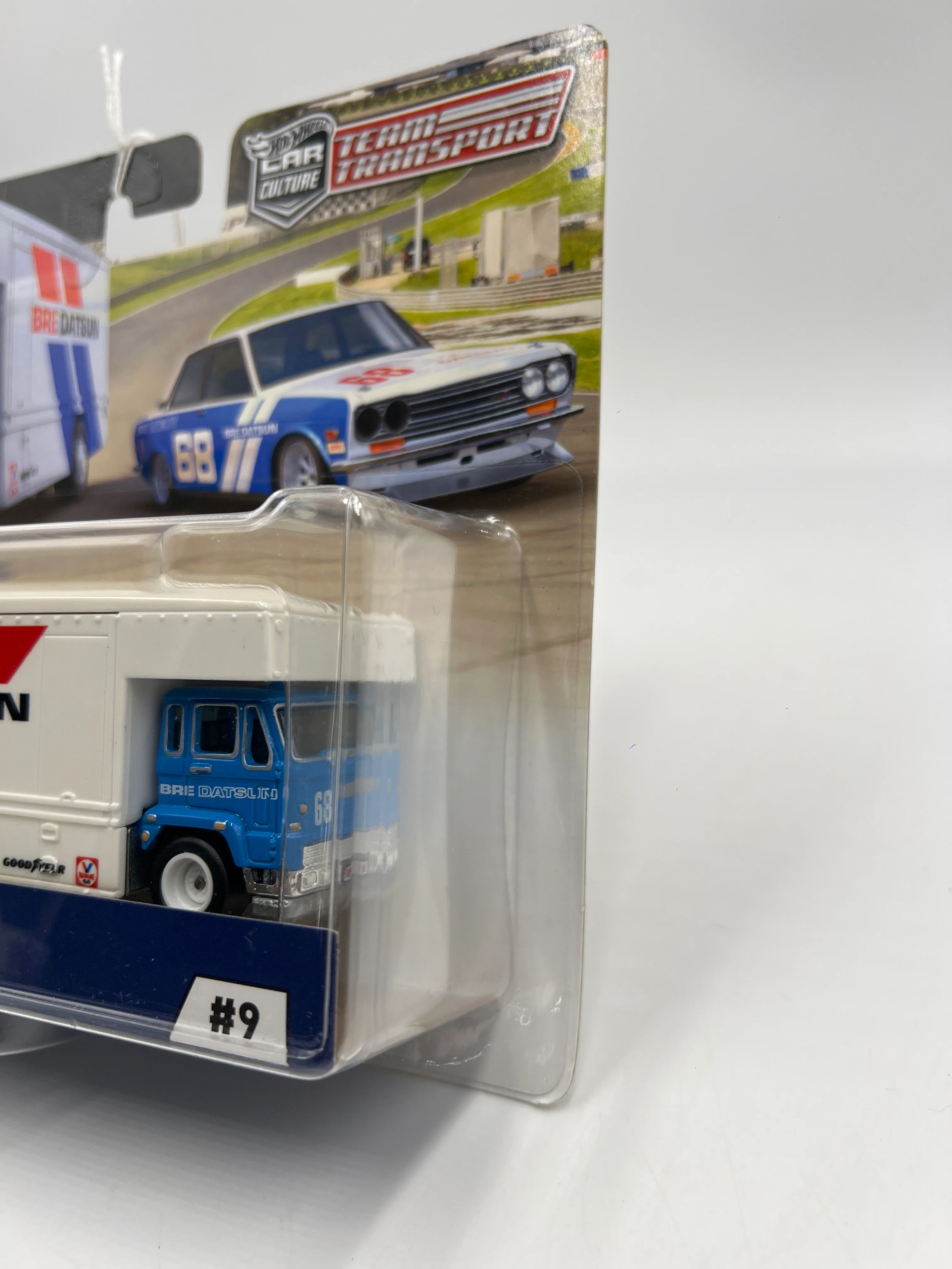 Hot Wheels Team Transport #9 71 Datsun 510 & Fleet Flyer 282C - Image 4