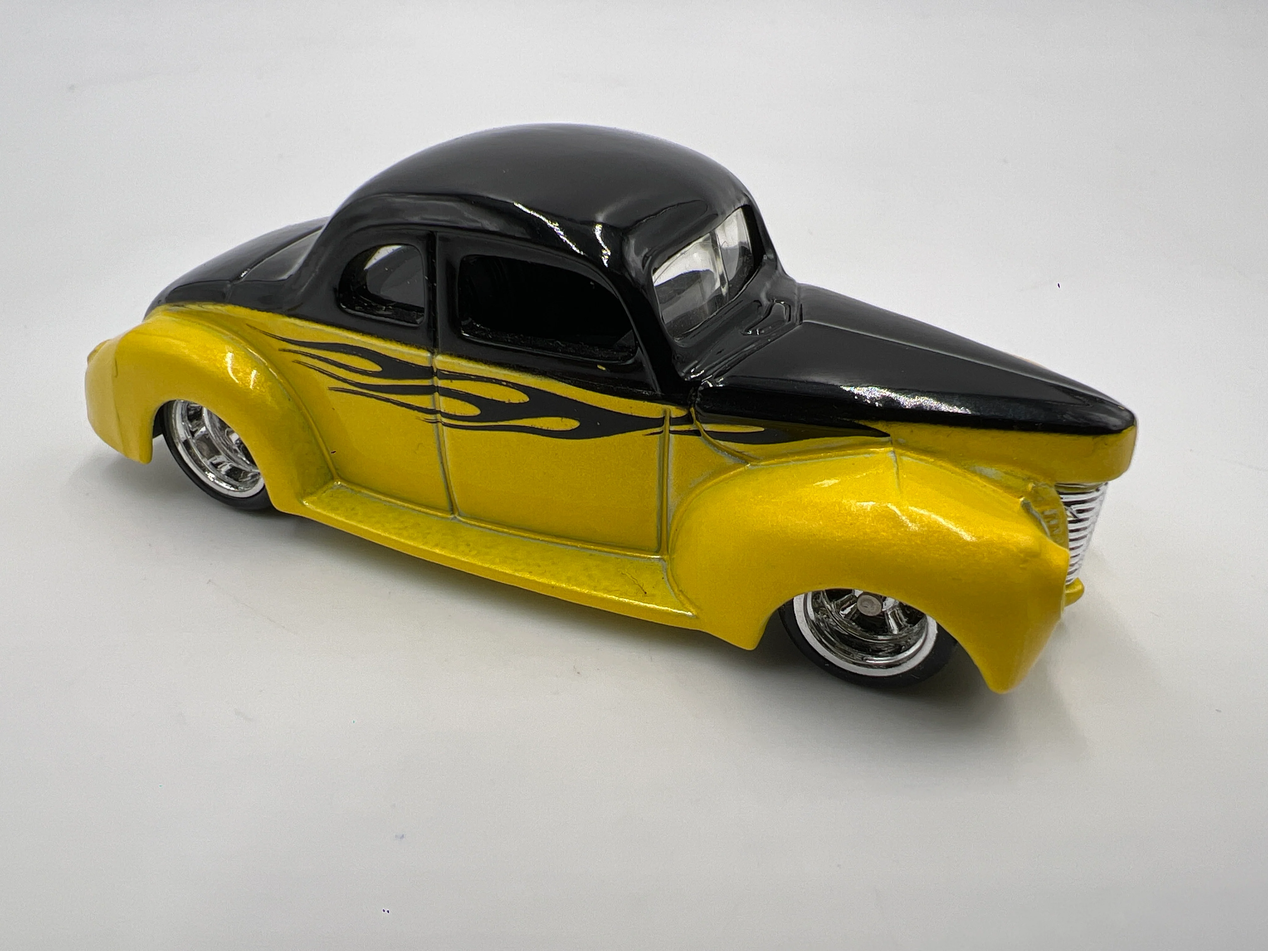 Hot Wheels Treasure Hunt Real Riders 40 Ford Coupe Yellow Loose - Image 2