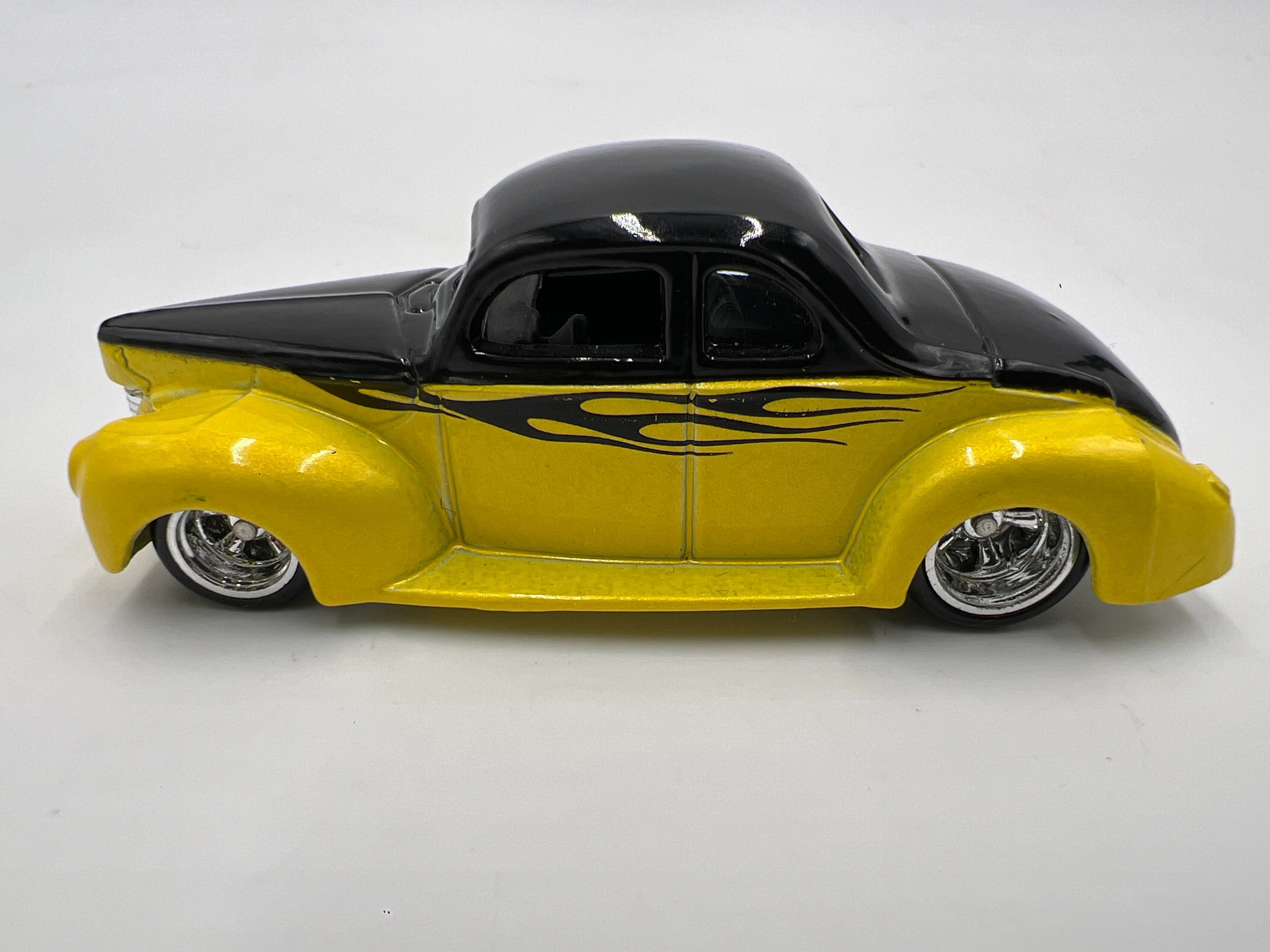 Hot Wheels Treasure Hunt Real Riders 40 Ford Coupe Yellow Loose - Image 5