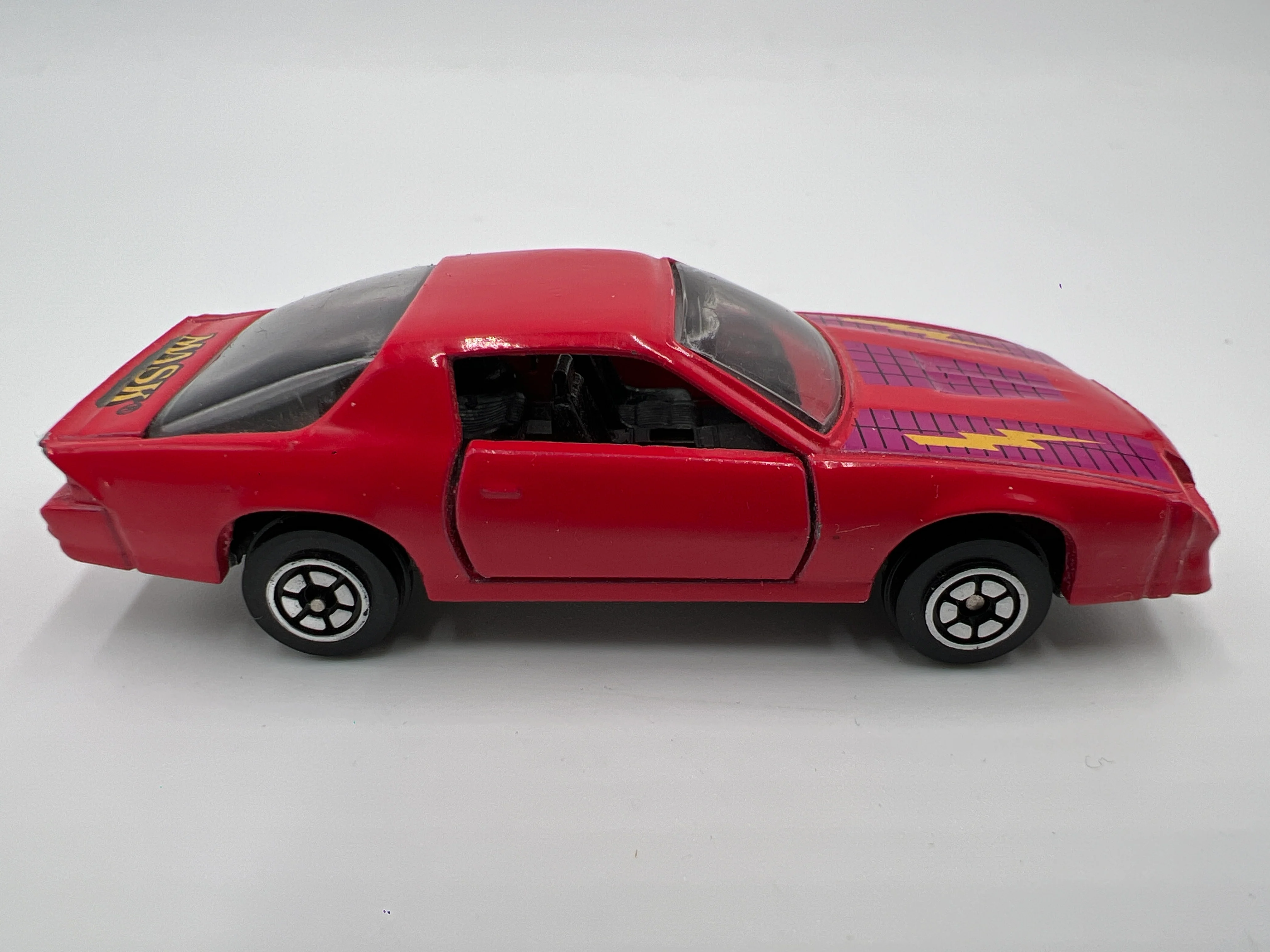 Yatming 1/64 1986 No. 1086 Mask 83 Camaro Red Loose - Image 4