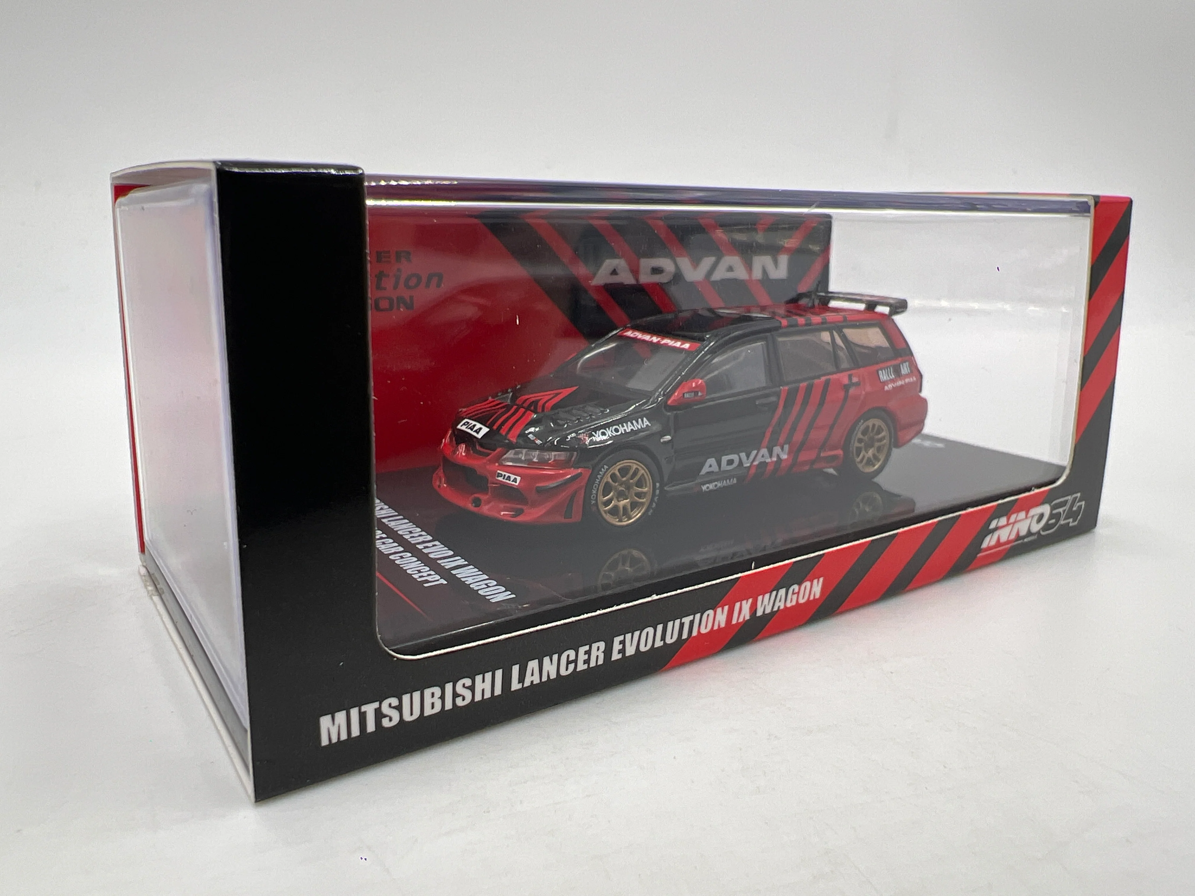 Inno64 1/64 Mitsubishi Lancer EVO IX Wagon Advan Red/Black - Image 7