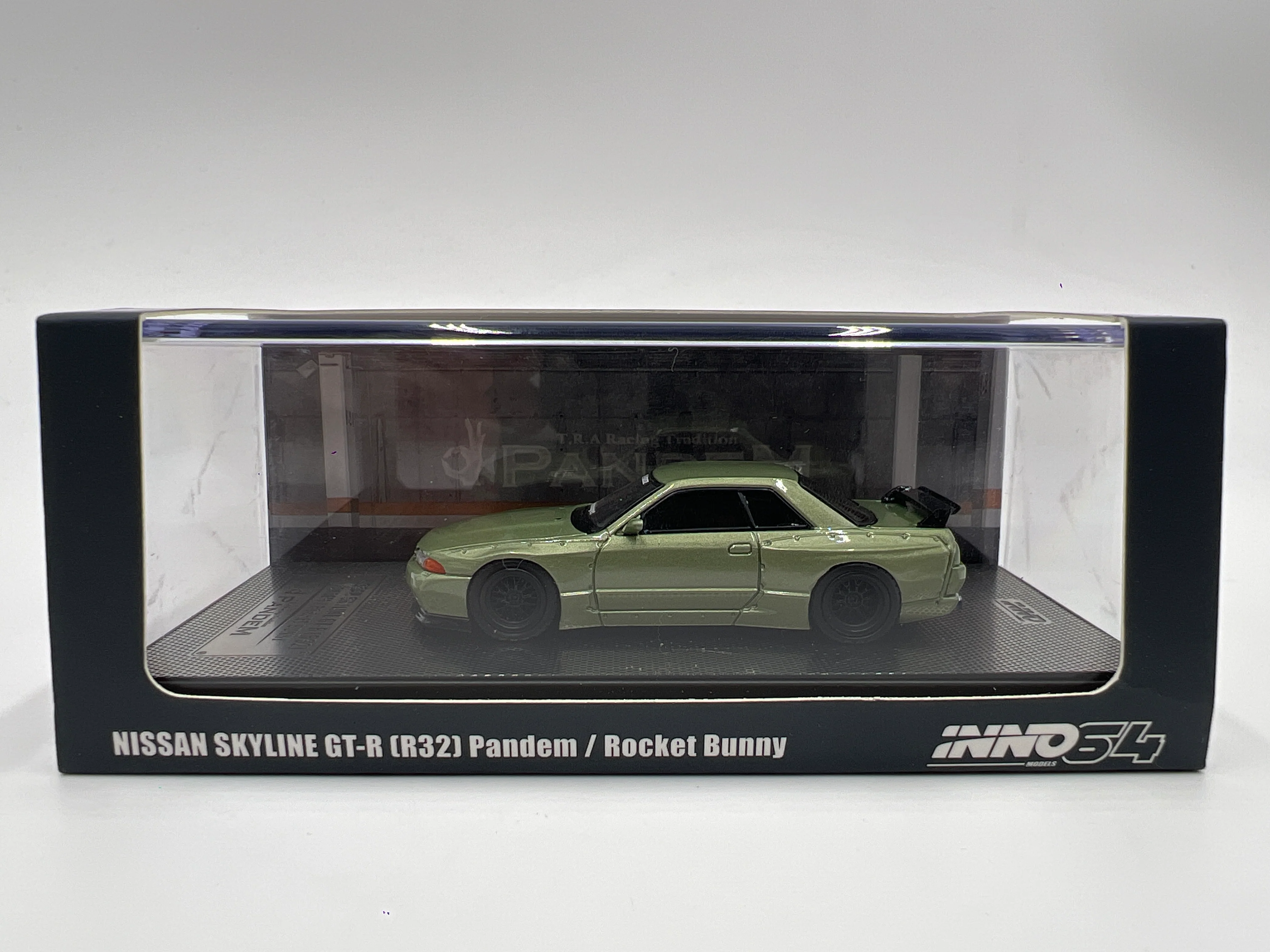 Inno64 1:64 Pandem/Rocket Bunny Nissan Skyline GT-R R32 Green - Image 2