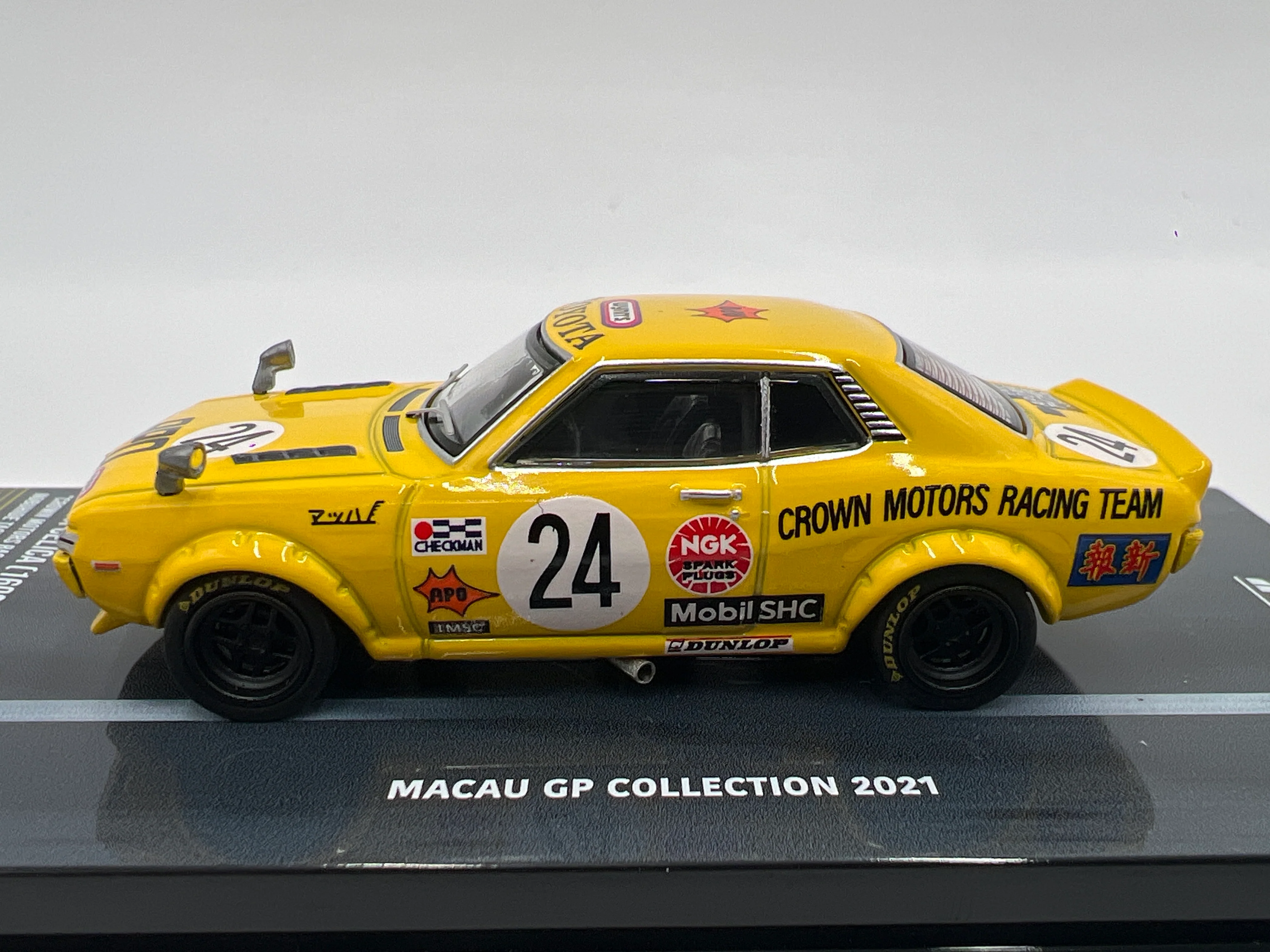 Inno64 1/64 Toyota Celica 1600GT Crown Motors Racing Team Macau GP Collection 2021 Yellow - Image 4