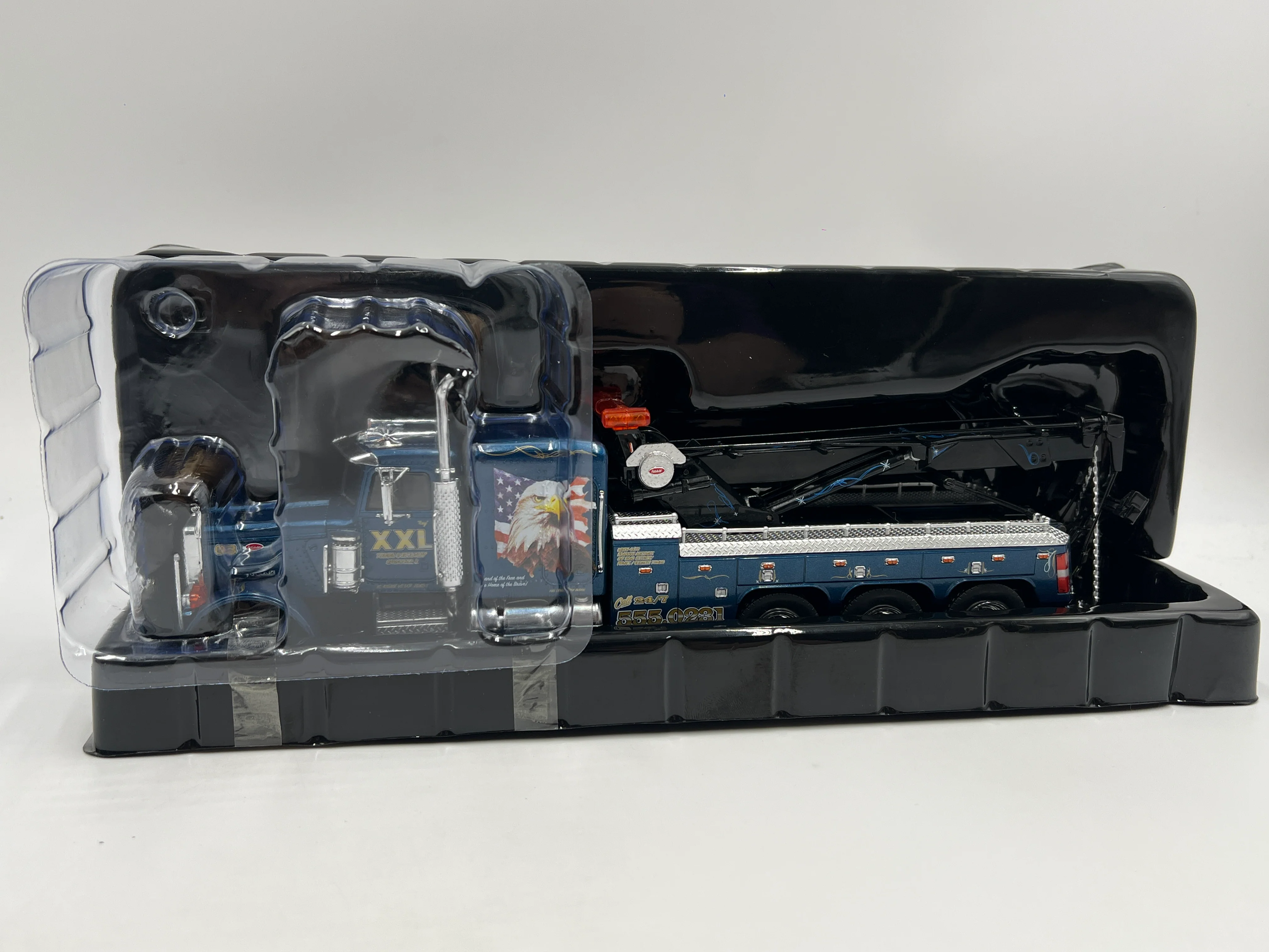 IXO Models 1/43 Scale USA Edition Peterbilt 359 Wrecker 1980 Blue - Image 10
