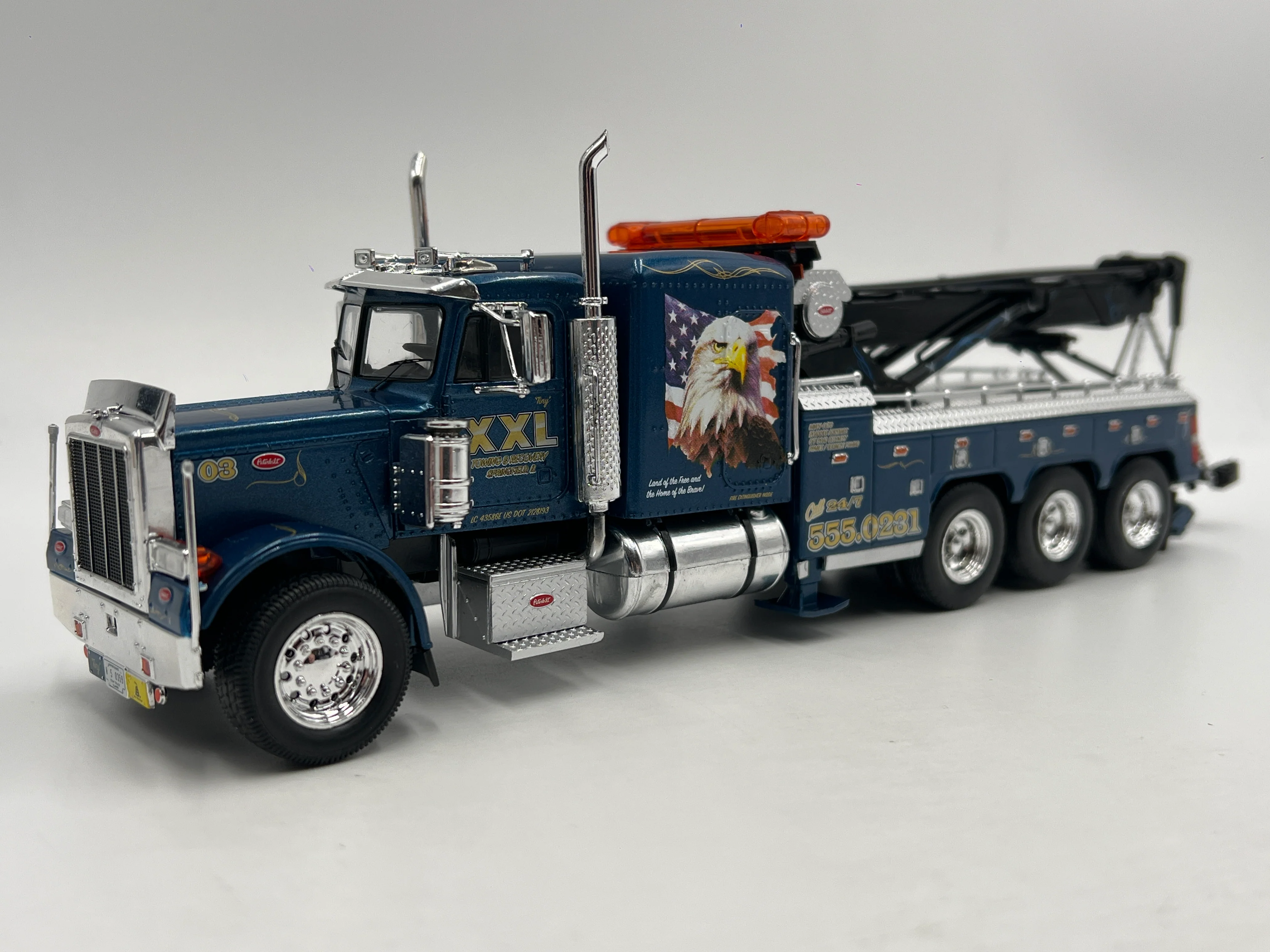 IXO Models 1/43 Scale USA Edition Peterbilt 359 Wrecker 1980 Blue - Image 2