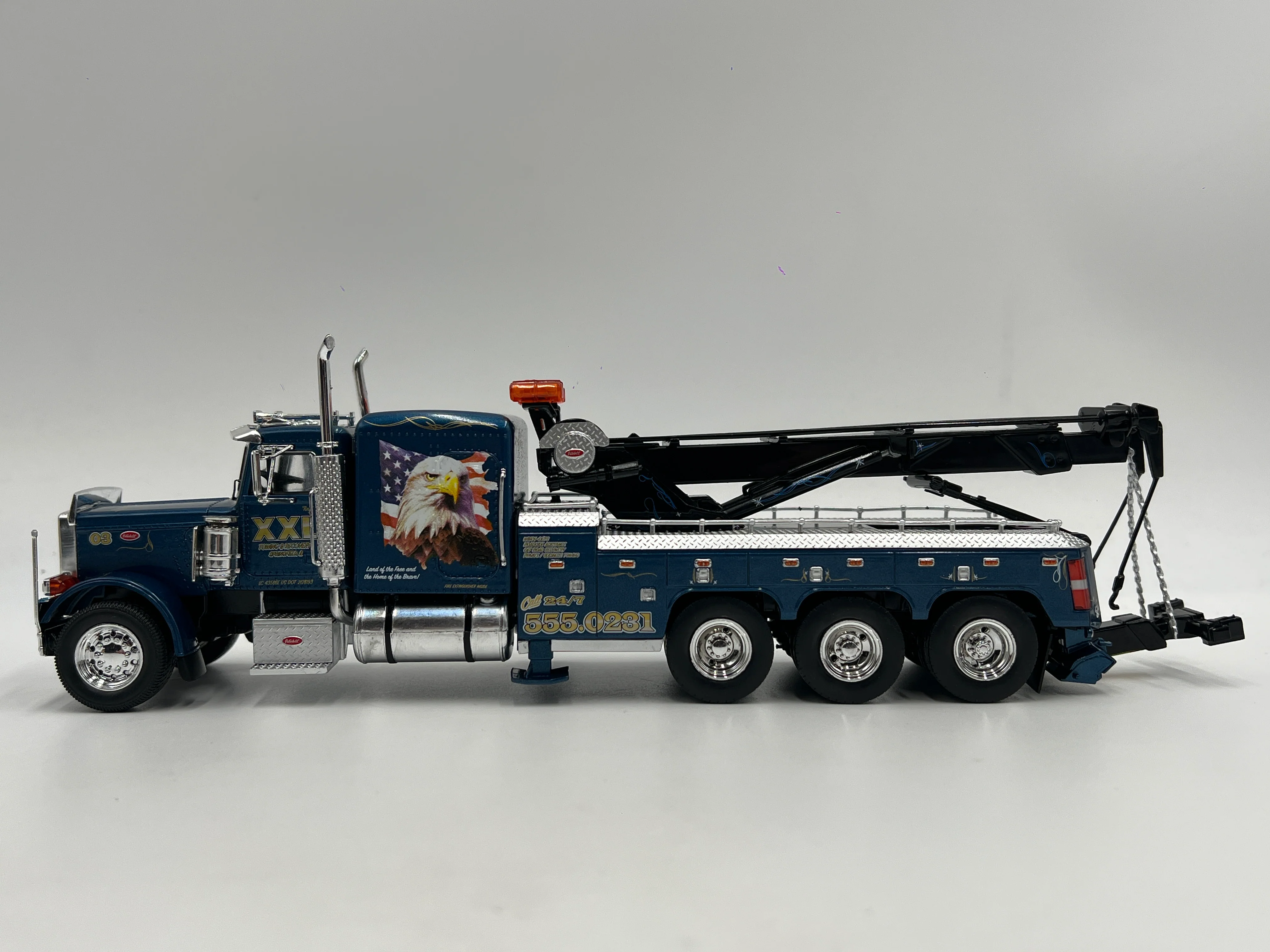 IXO Models 1/43 Scale USA Edition Peterbilt 359 Wrecker 1980 Blue - Image 5