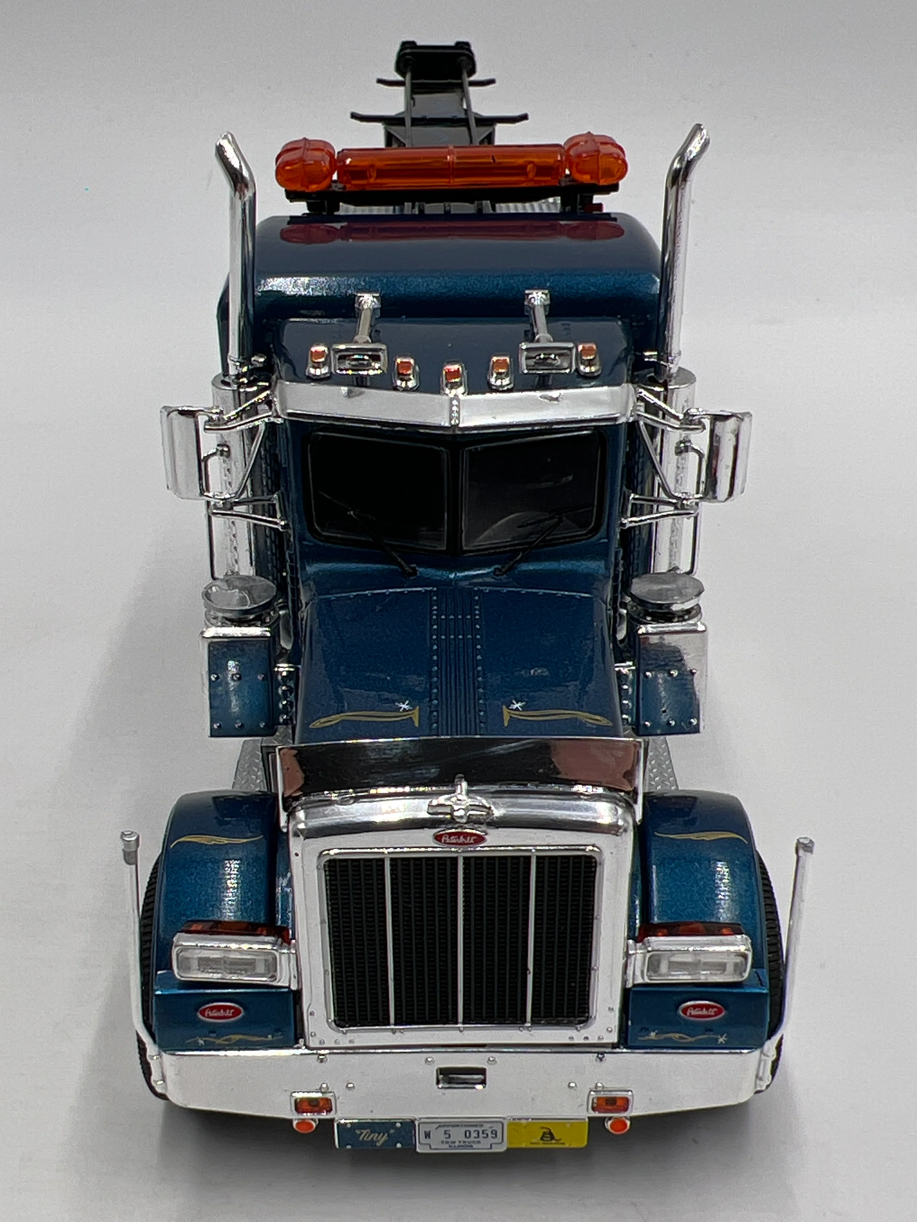 IXO Models 1/43 Scale USA Edition Peterbilt 359 Wrecker 1980 Blue - Image 7