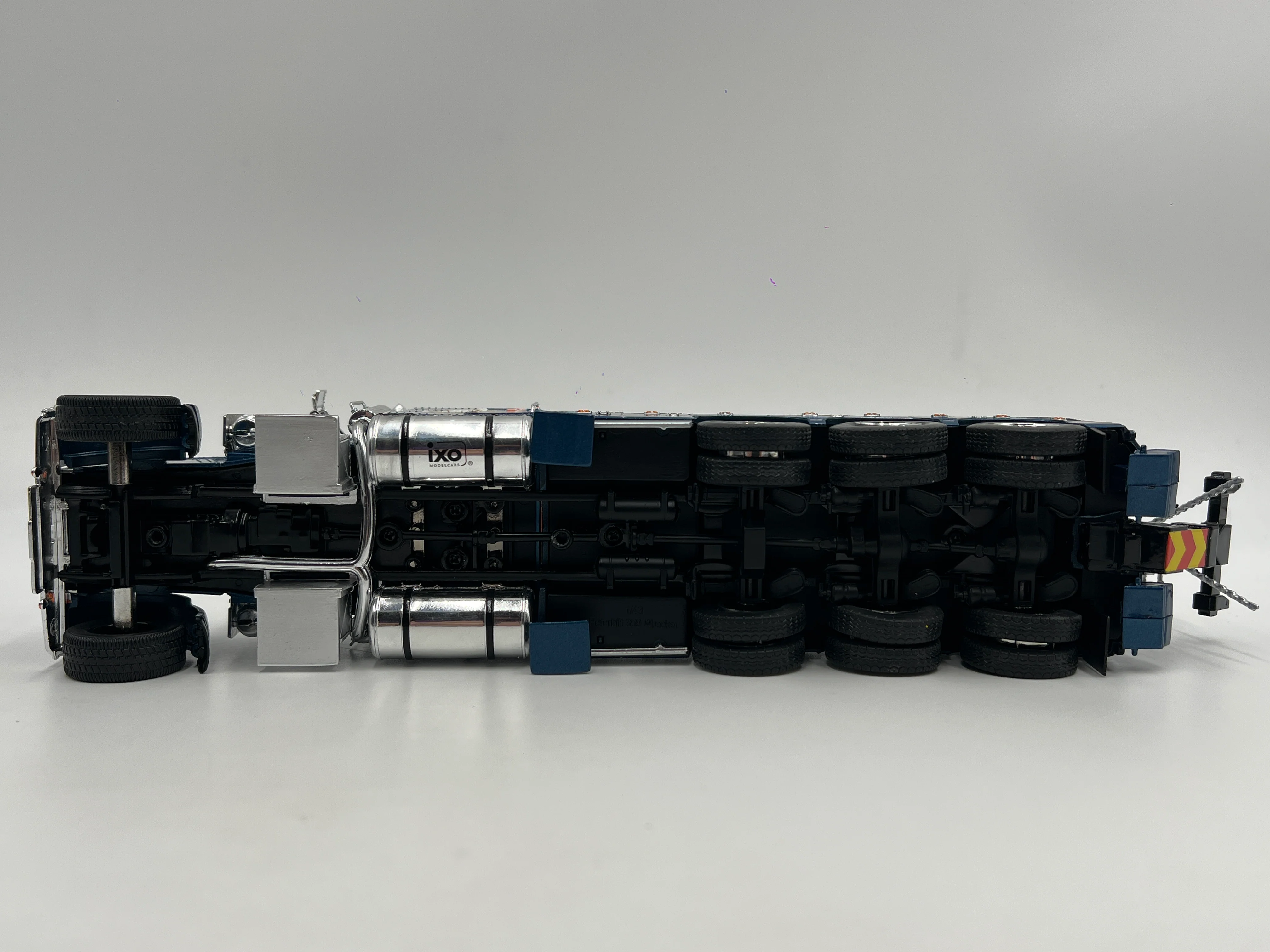 IXO Models 1/43 Scale USA Edition Peterbilt 359 Wrecker 1980 Blue - Image 9