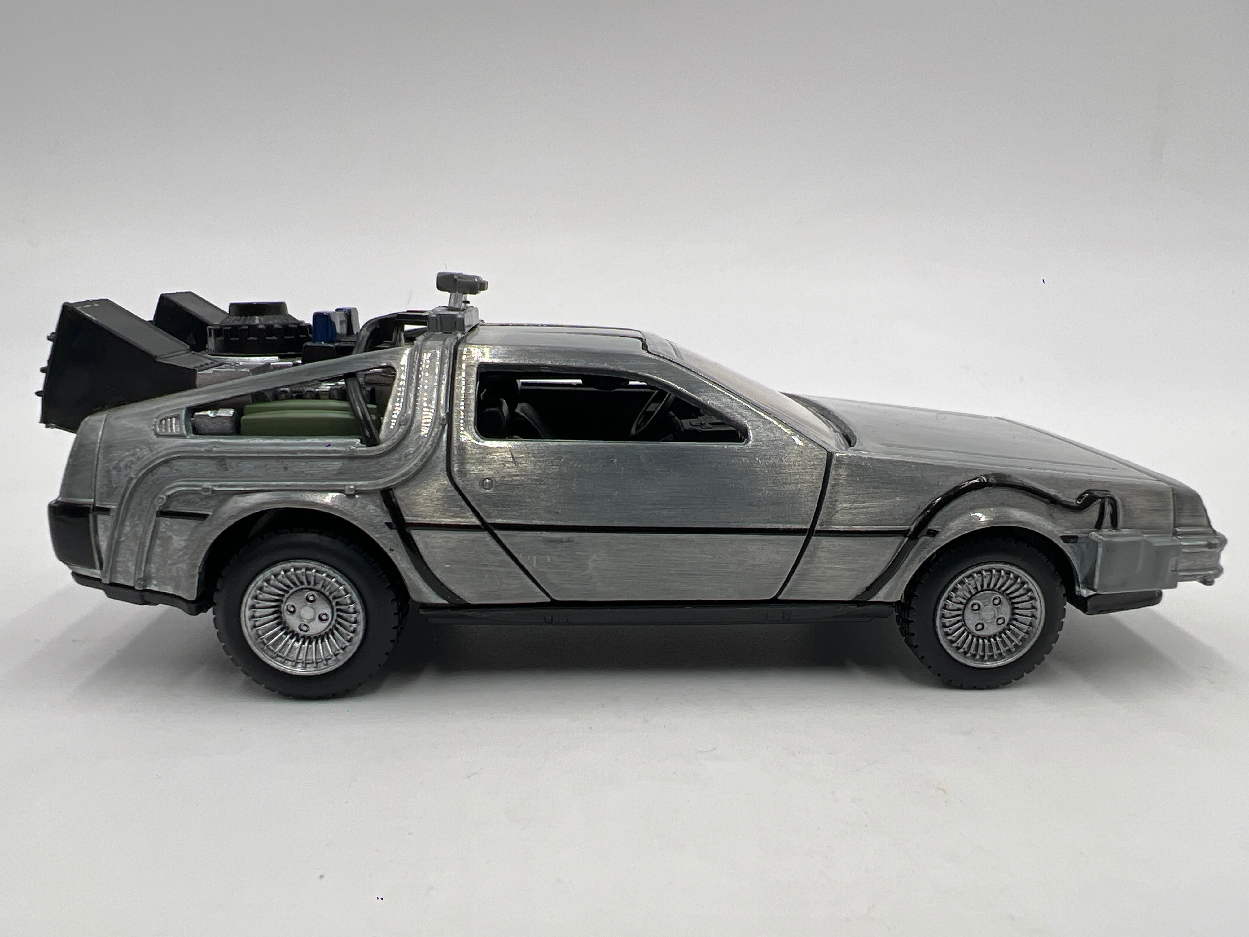 Jada 1/32 Scale Back To The Future Time Machine Outatime - Image 4