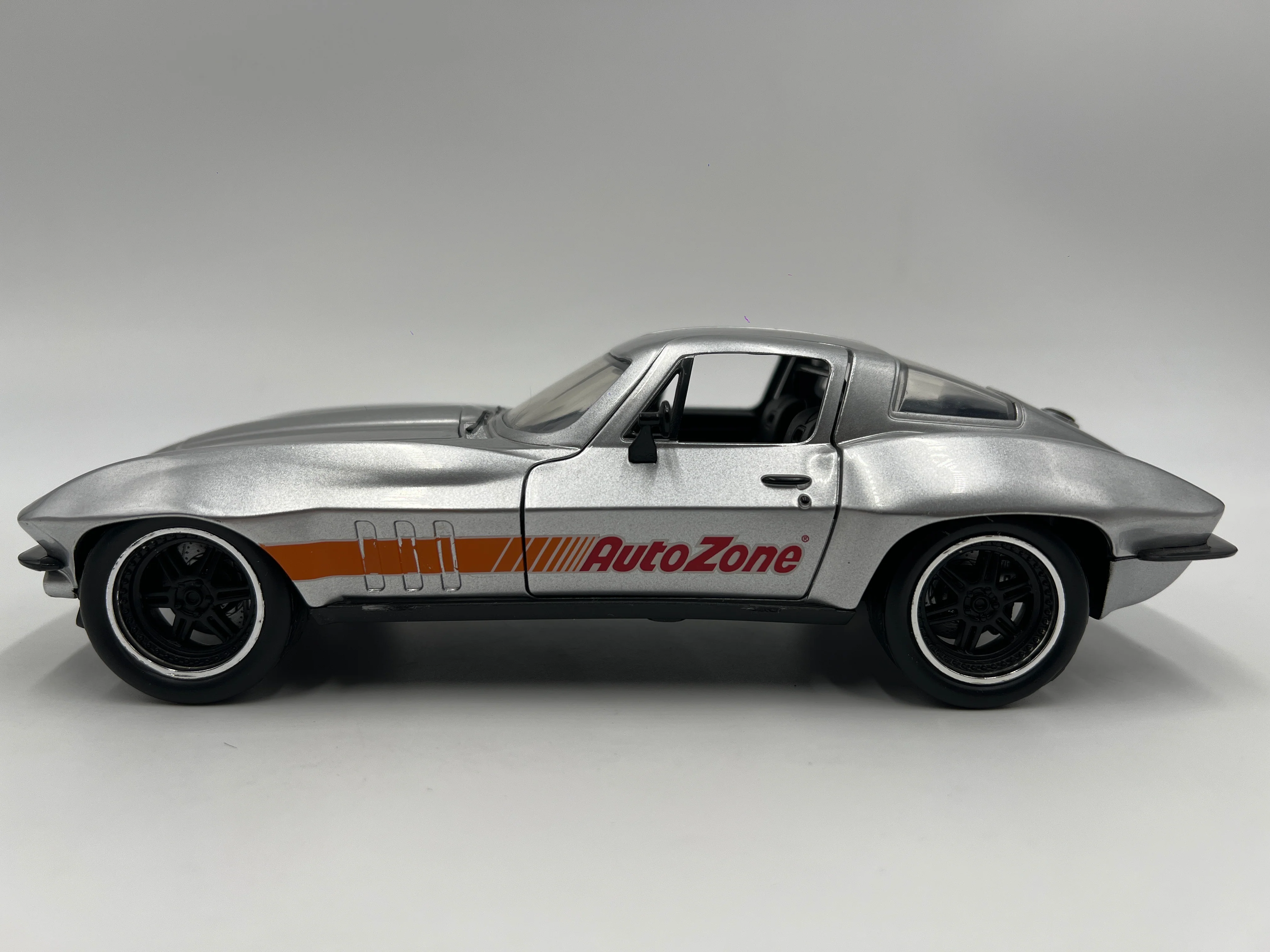 Jada 1/24 Scale AutoZone 1966 Chevy Corvette Silver Loose - Image 6