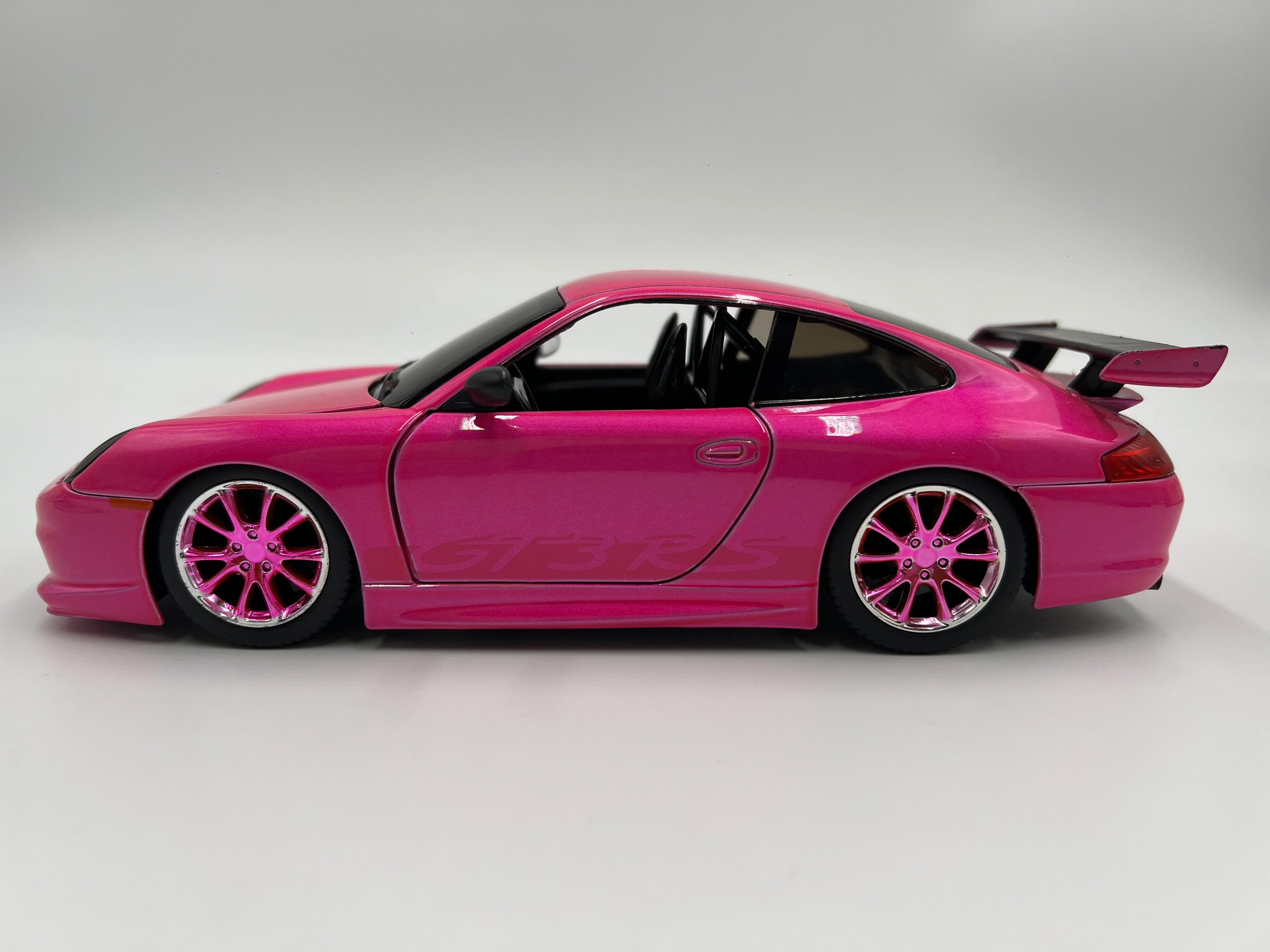 Jada Toys 1/24 Scale Pink Slips Porsche 911 GT3 RS Pink Loose - Image 6