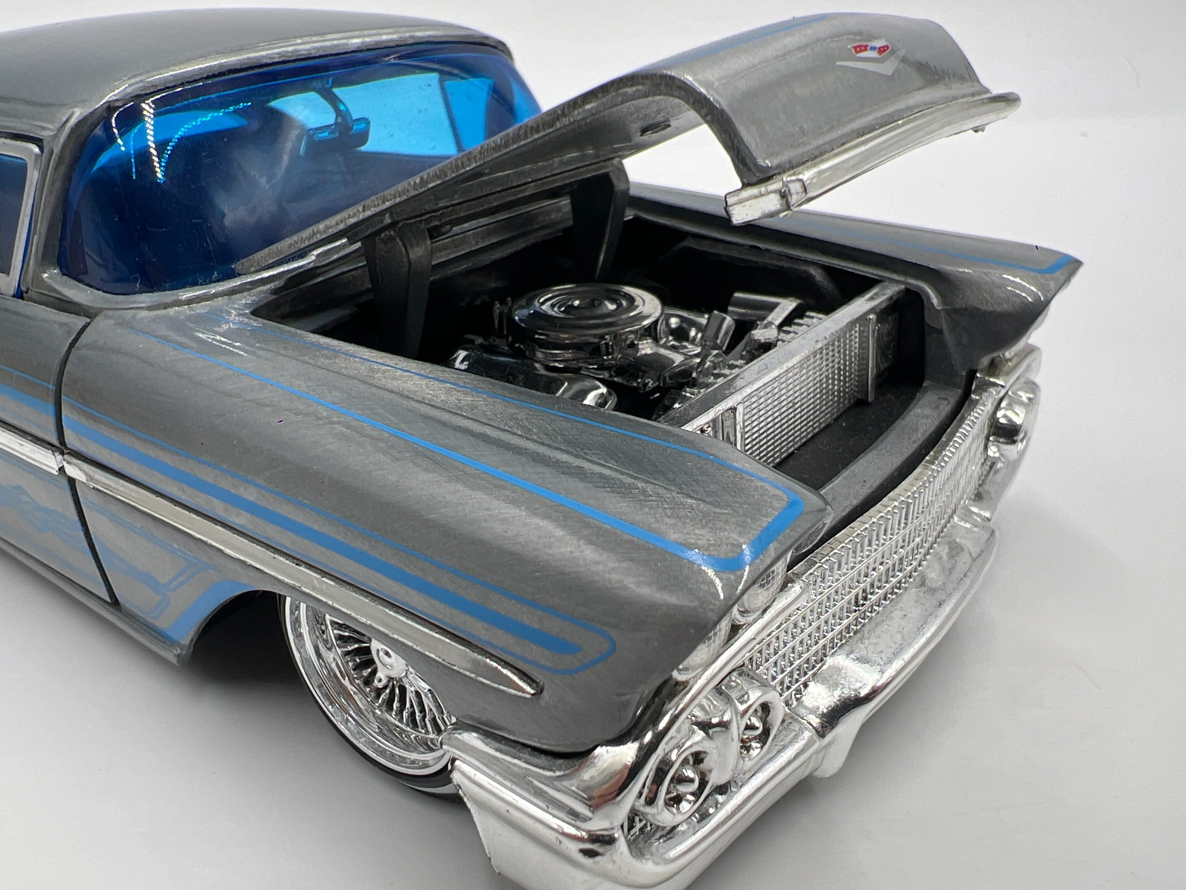 Jada Toys 1/24 Scale 20th Anniversary 1958 Chevrolet Impala Lowrider Loose - Image 4