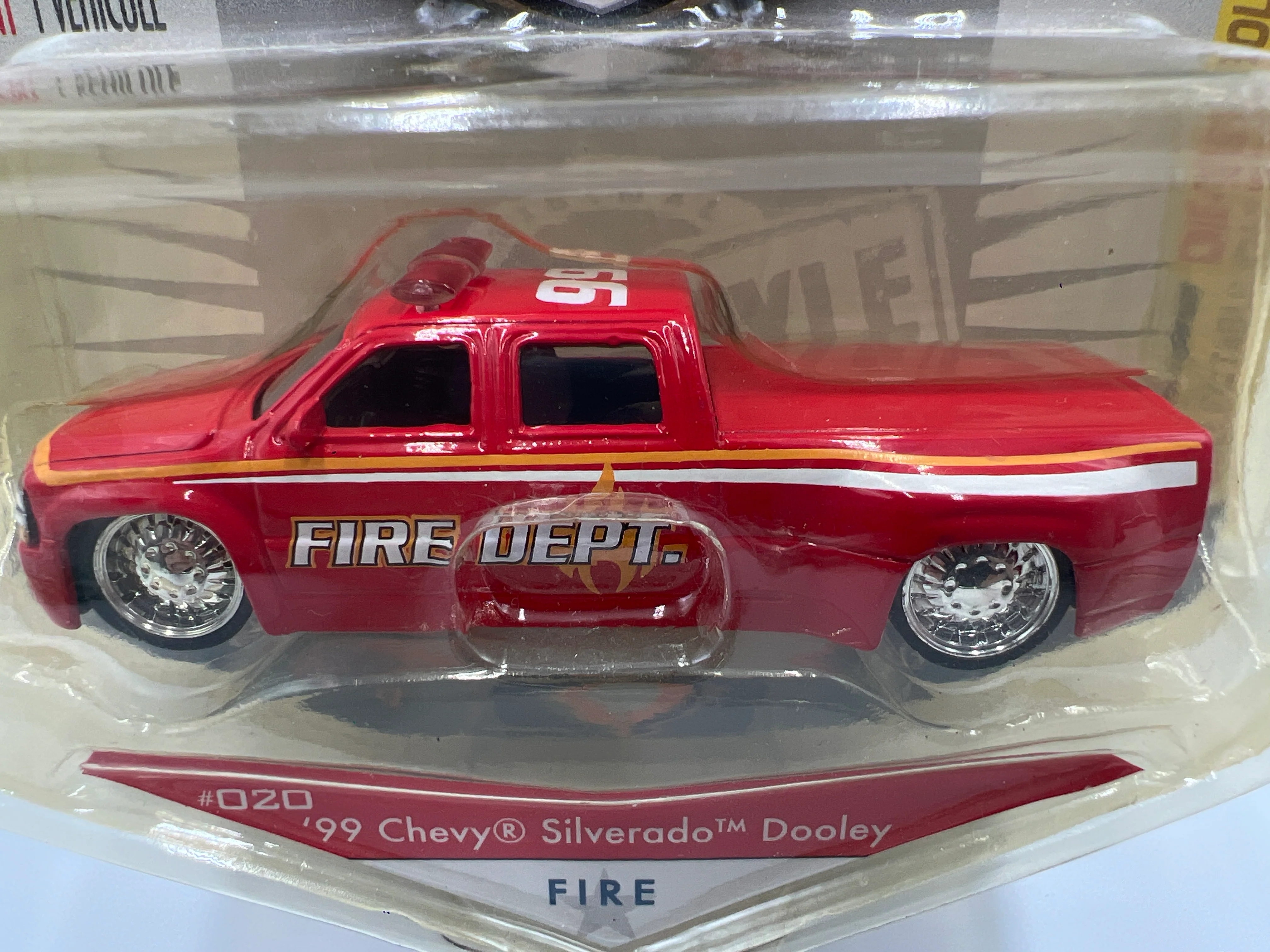 2010 Jada Badge City Heat Wave 2 #020 99 Chevy Silverado Dooley Fire Dept. Red 217C - Image 3