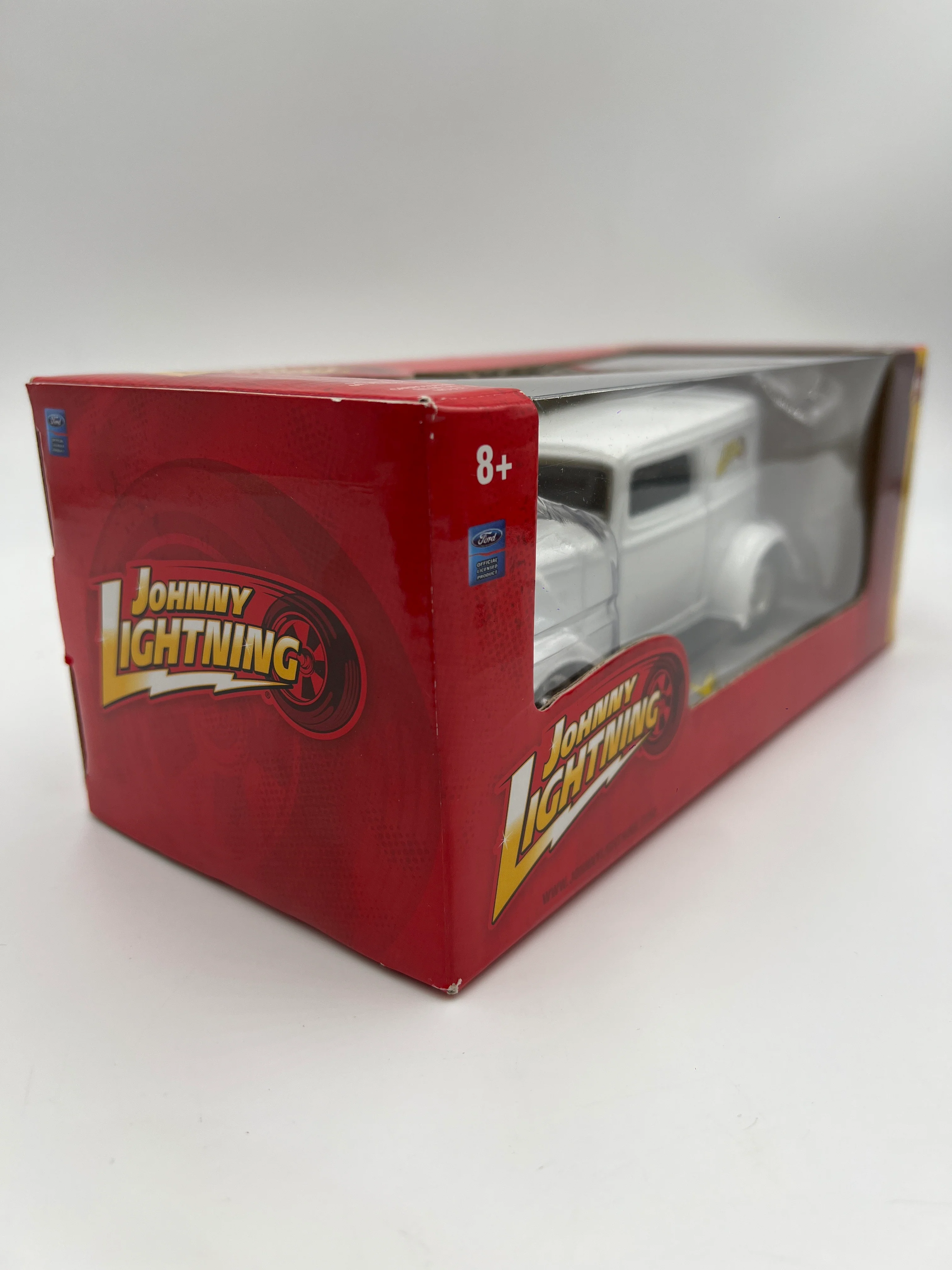 Johnny Lightning 1:24 Scale White Lightning Chase JL50 1932 Ford Sedan Delivery White VHTF - Image 5
