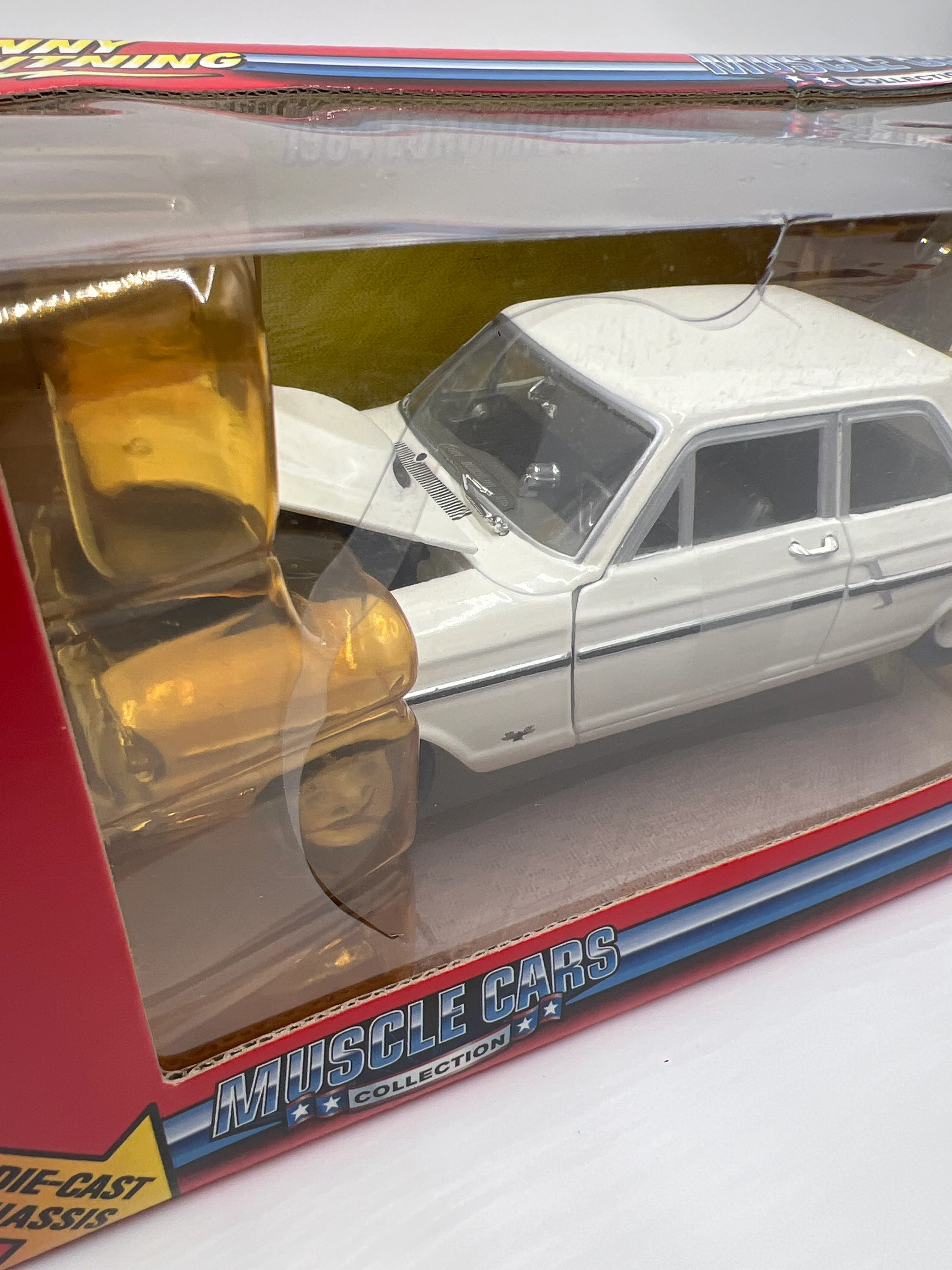 Johnny Lightning 1:24 Scale White Lightning Chase Muscle Cars 1964 Ford Thunderbolt White VHTF Damaged Blister - Image 4