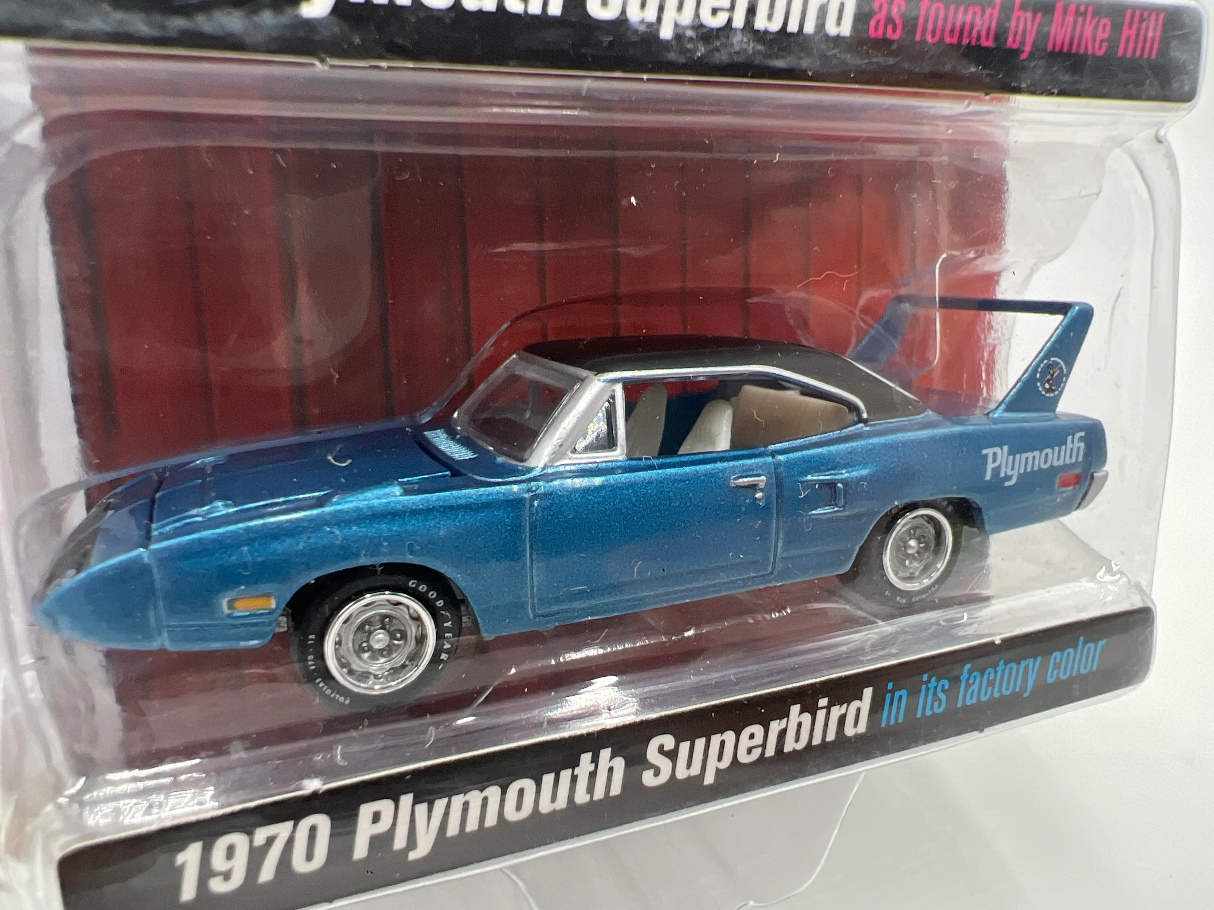 Johnny Lightning Barn Finds Release 1 1970 Plymouth Superbird 2 Pack - Image 3