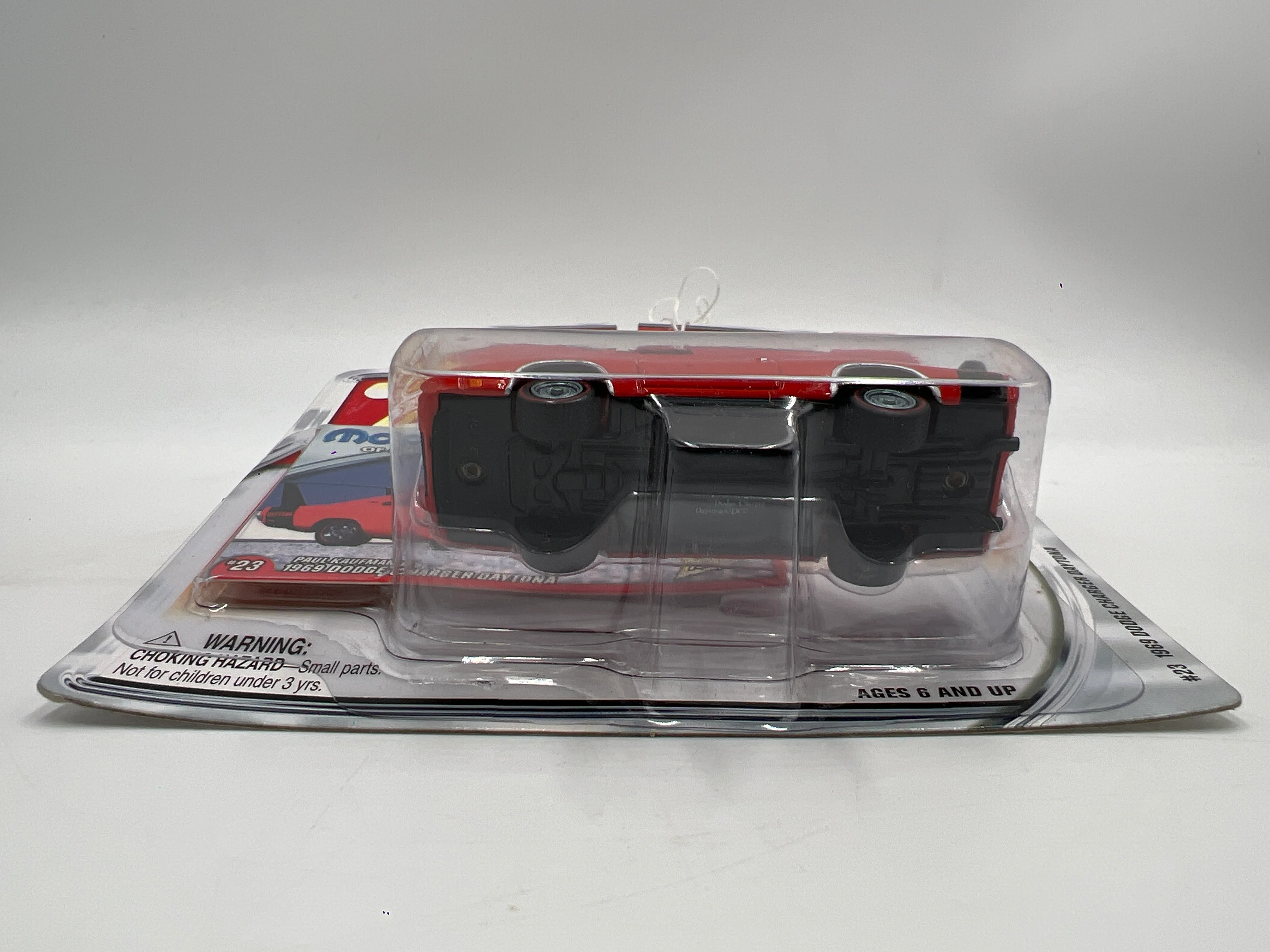Johnny Lightning Mopar Or No Car #23 1969 Dodge Charger Daytona Red 229A - Image 5