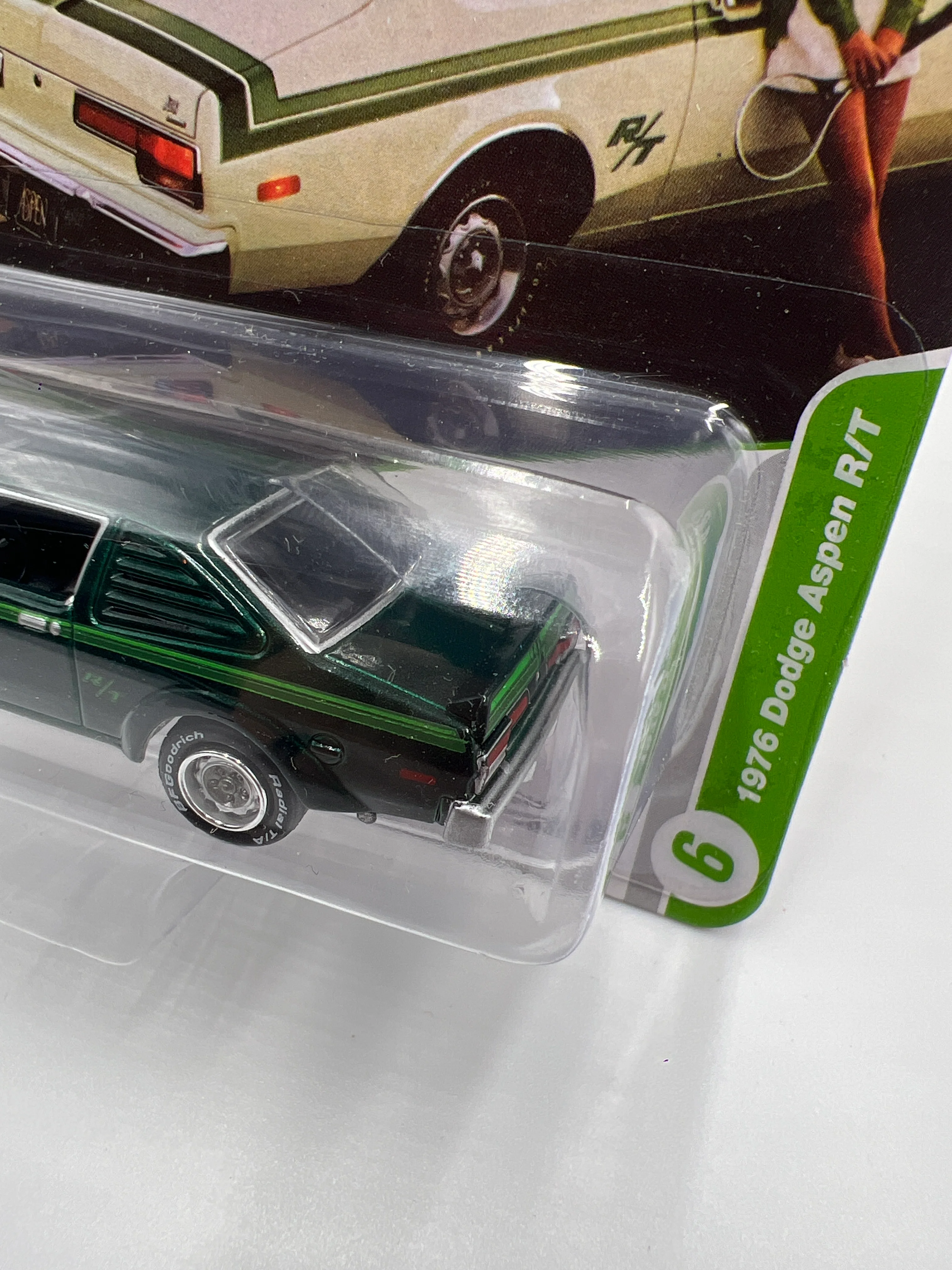 Johnny Lightning Classic Gold Collection Release 2 Version B 1976 Dodge Aspen R/T Deep Sherwood Sunfire Green 228H - Image 4