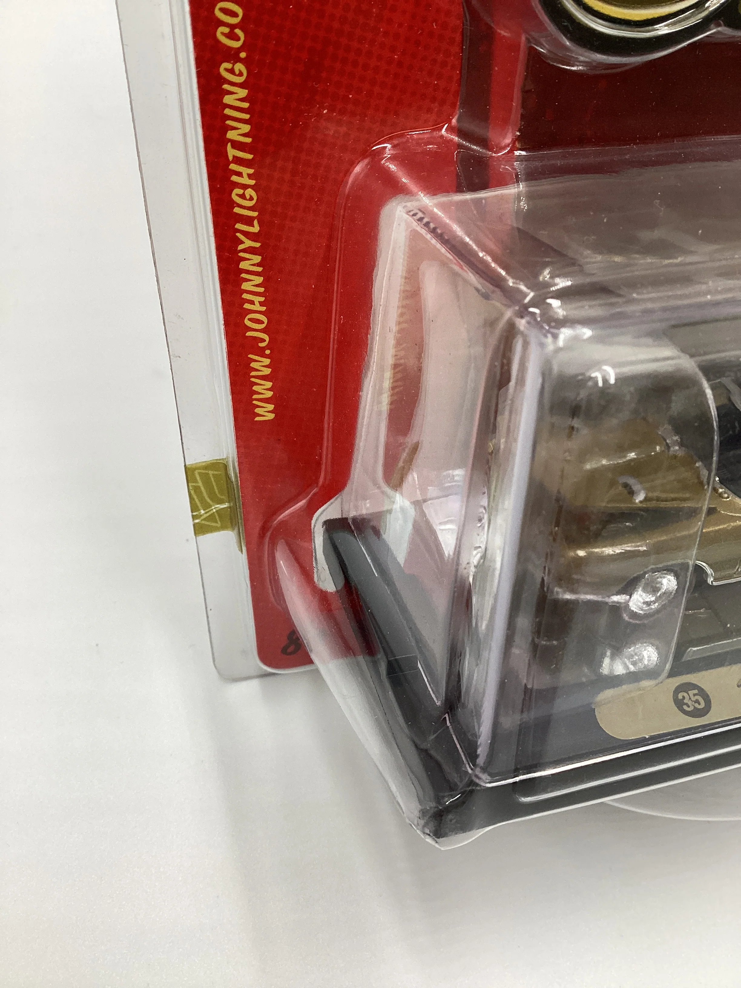 Johnny Lightning Gold Series Muscle Cars Release 8 #35 1969 Dodge Coronet R/T Gold 232H - Image 5