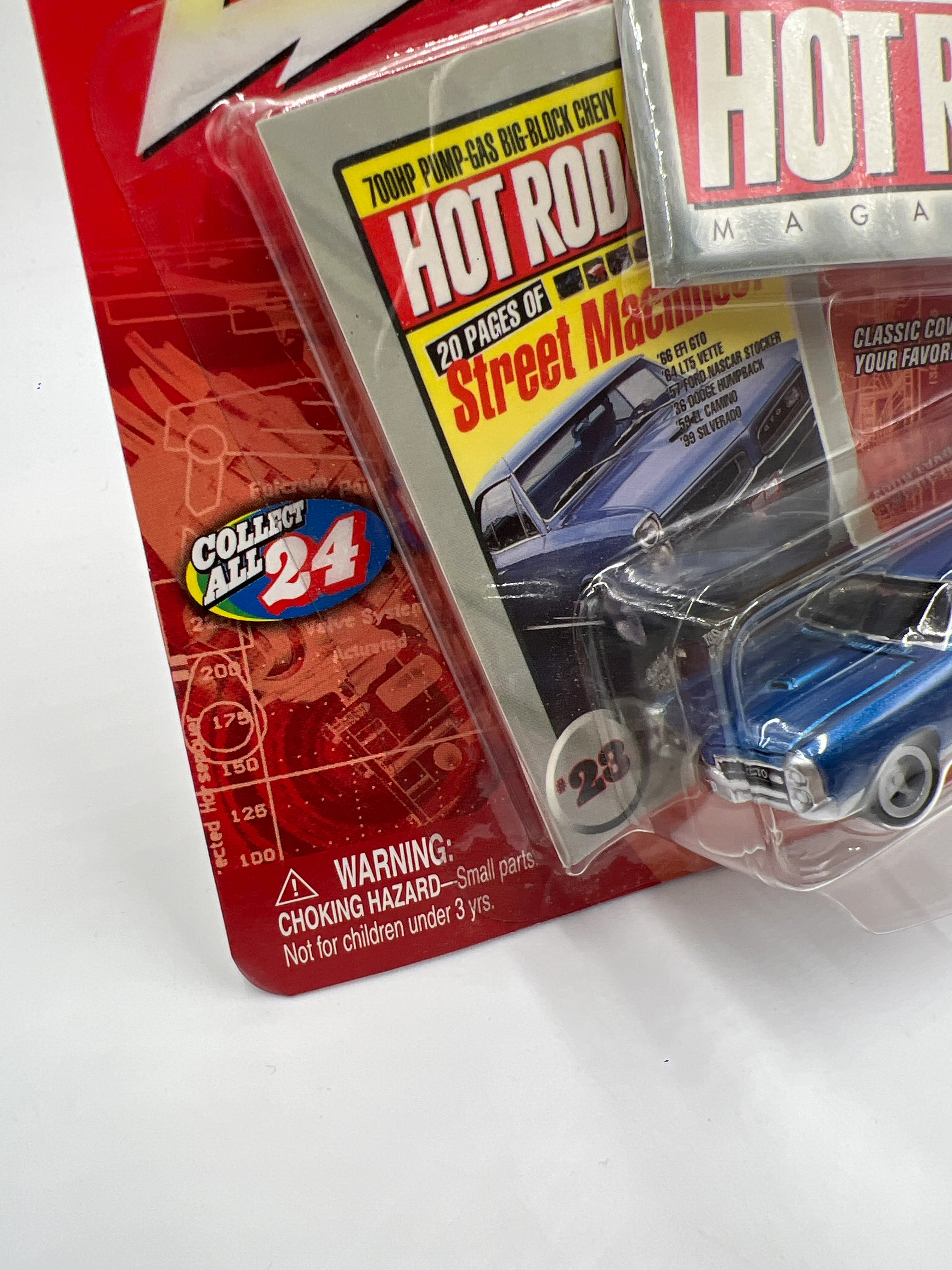 Johnny Lightning Hot Rod Magazine #23 1966 Pontiac GTO Blue - Image 4