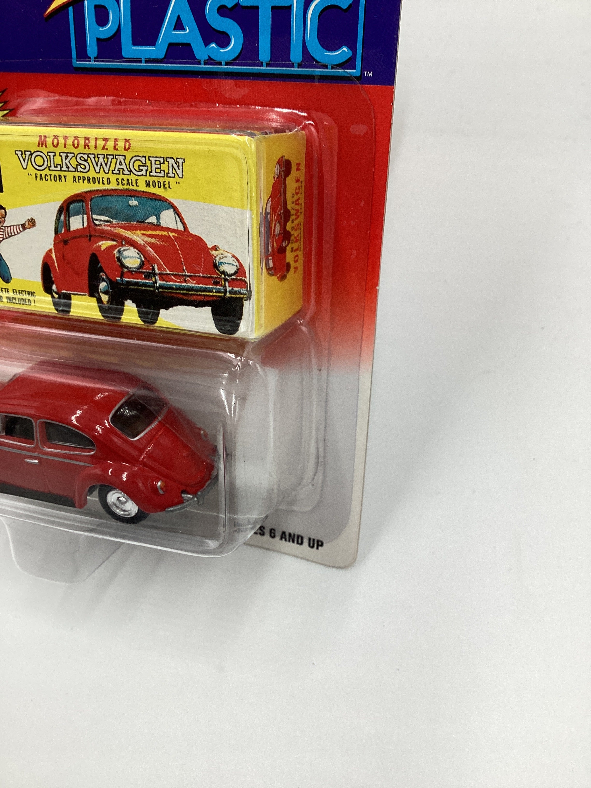 Johnny Lightning Classic Plastic 1966 a VW Beetle Red 219A - Image 4