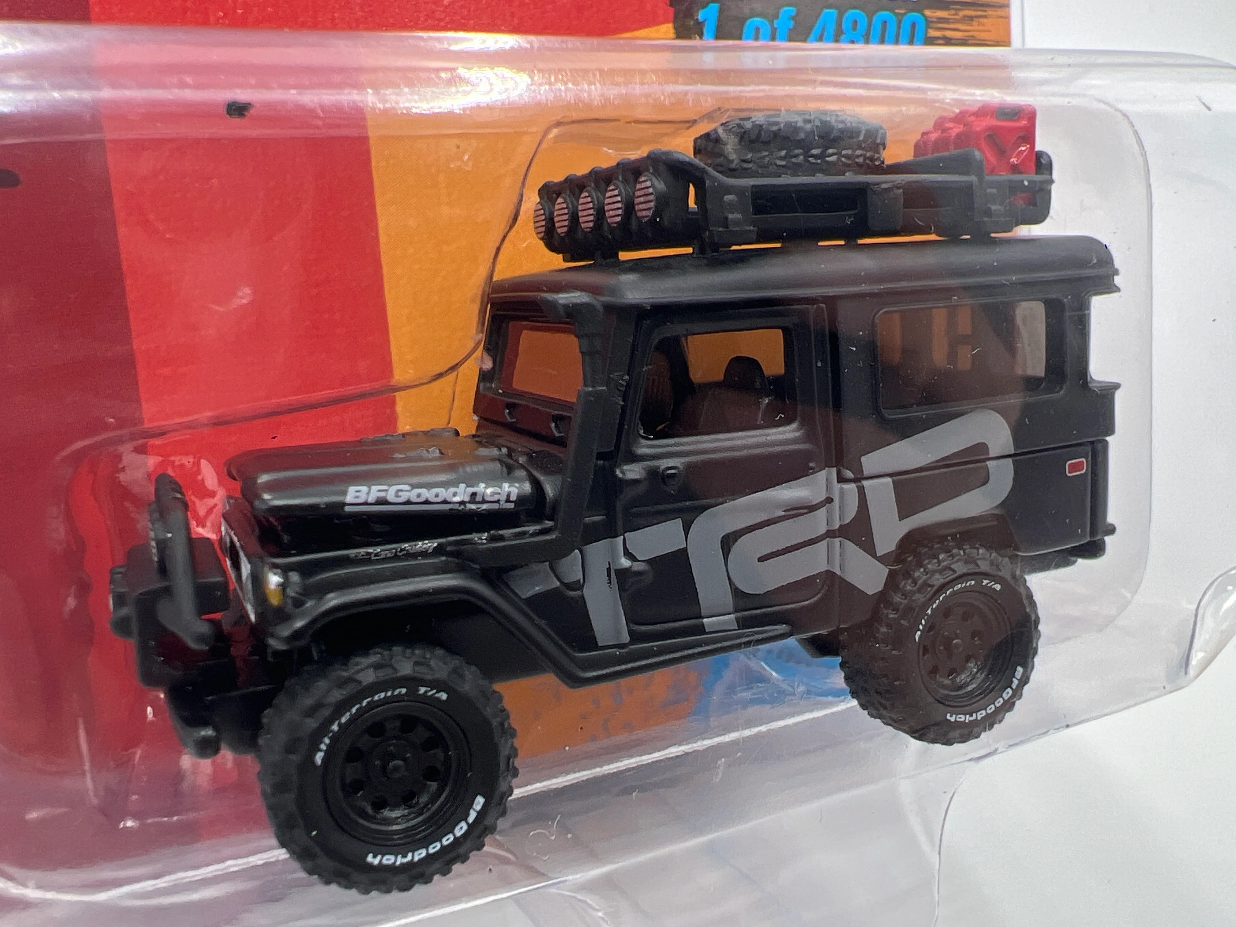 Johnny Lightning MiJo Exclusives 1/4800 Off Road TRD 1980 Toyota Land Cruiser Black - Image 2