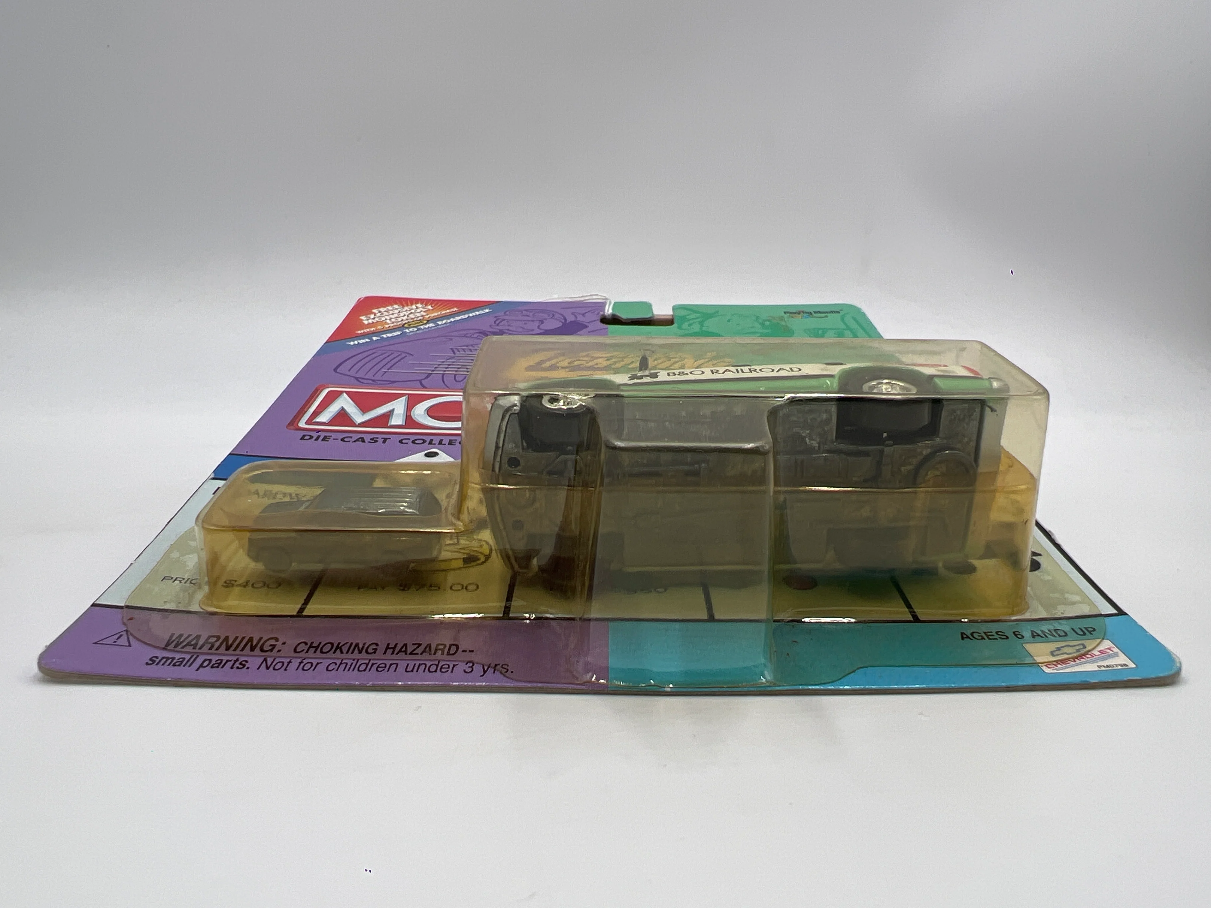 Johnny Lightning Monopoly 1997 Chevy Tahoe White 230D - Image 6